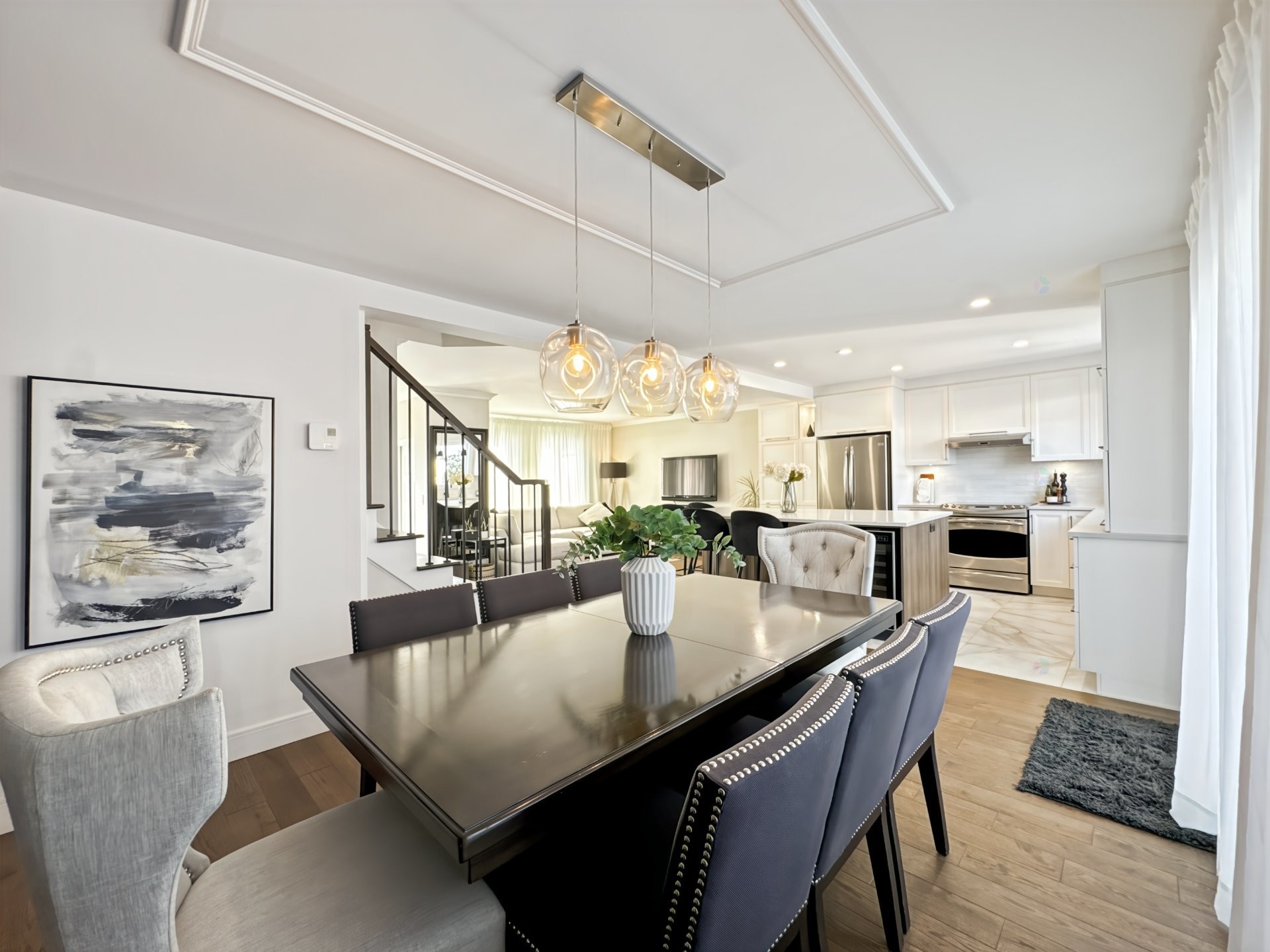 









1978


Rue Émile-Nelligan

,
Varennes,




QC
J3X1X1

