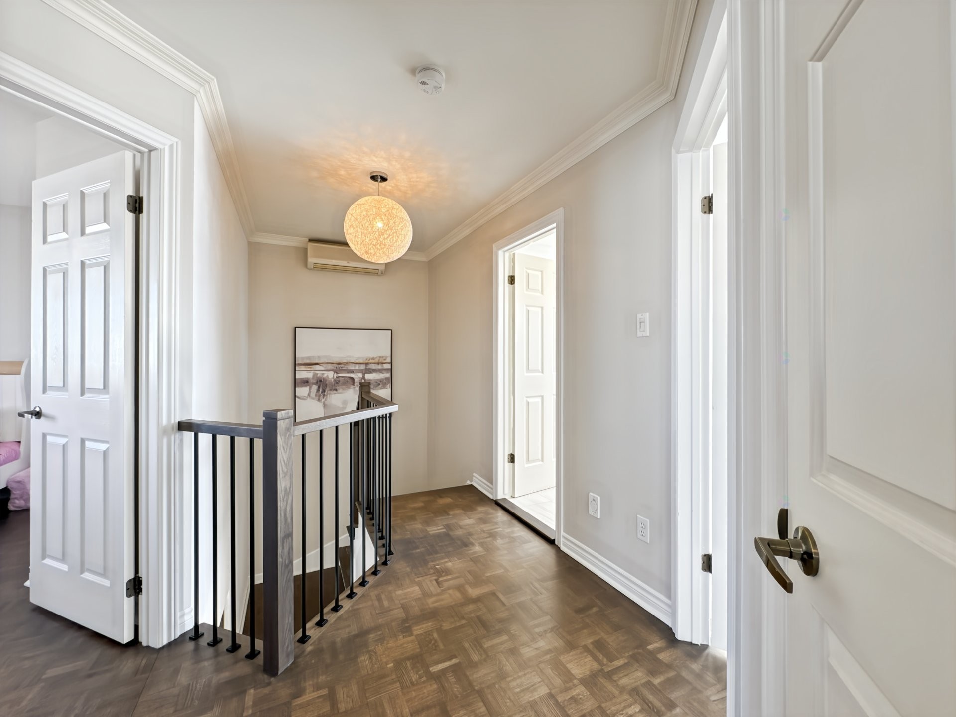 









1978


Rue Émile-Nelligan

,
Varennes,




QC
J3X1X1

