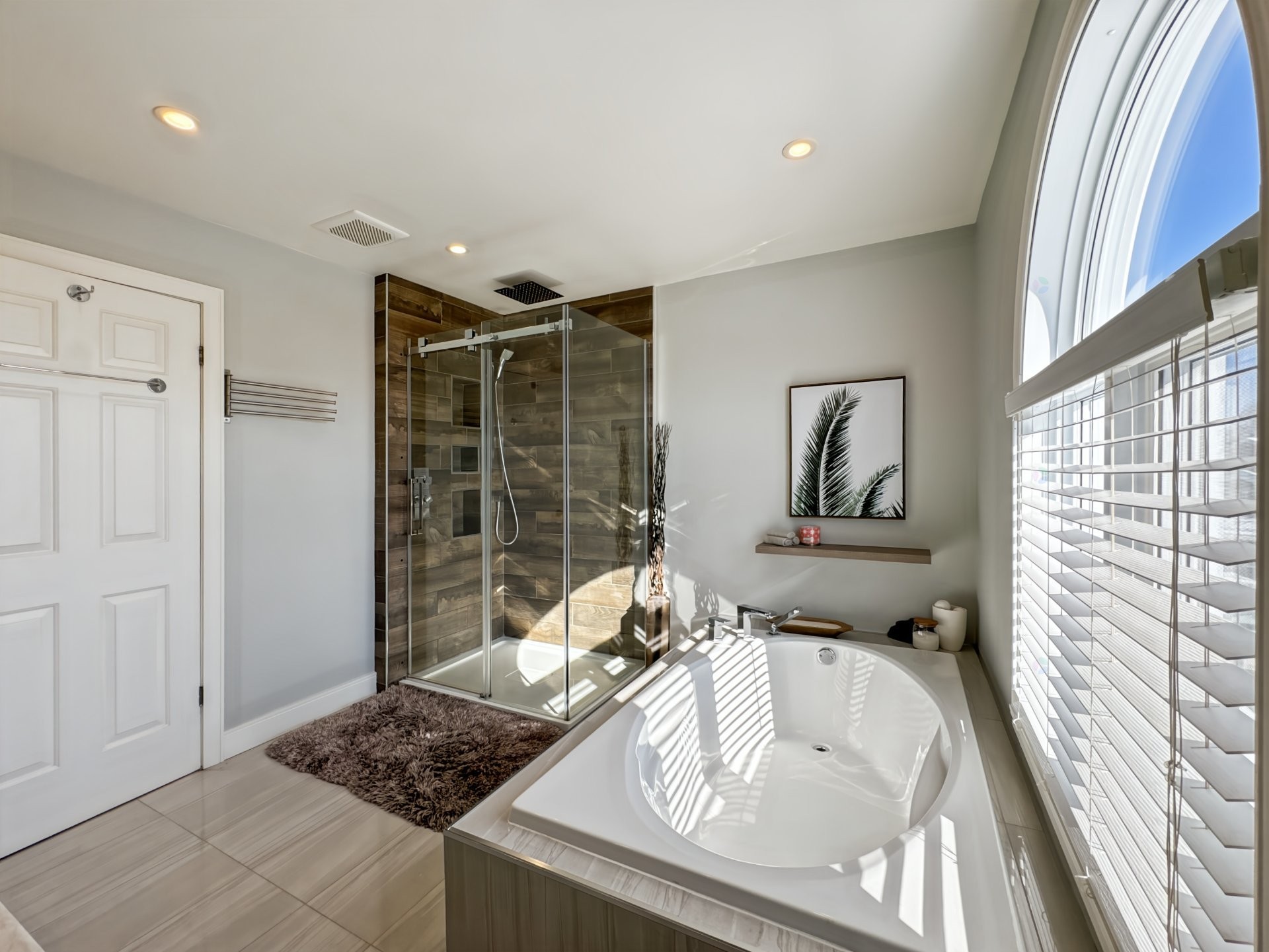 









1978


Rue Émile-Nelligan

,
Varennes,




QC
J3X1X1

