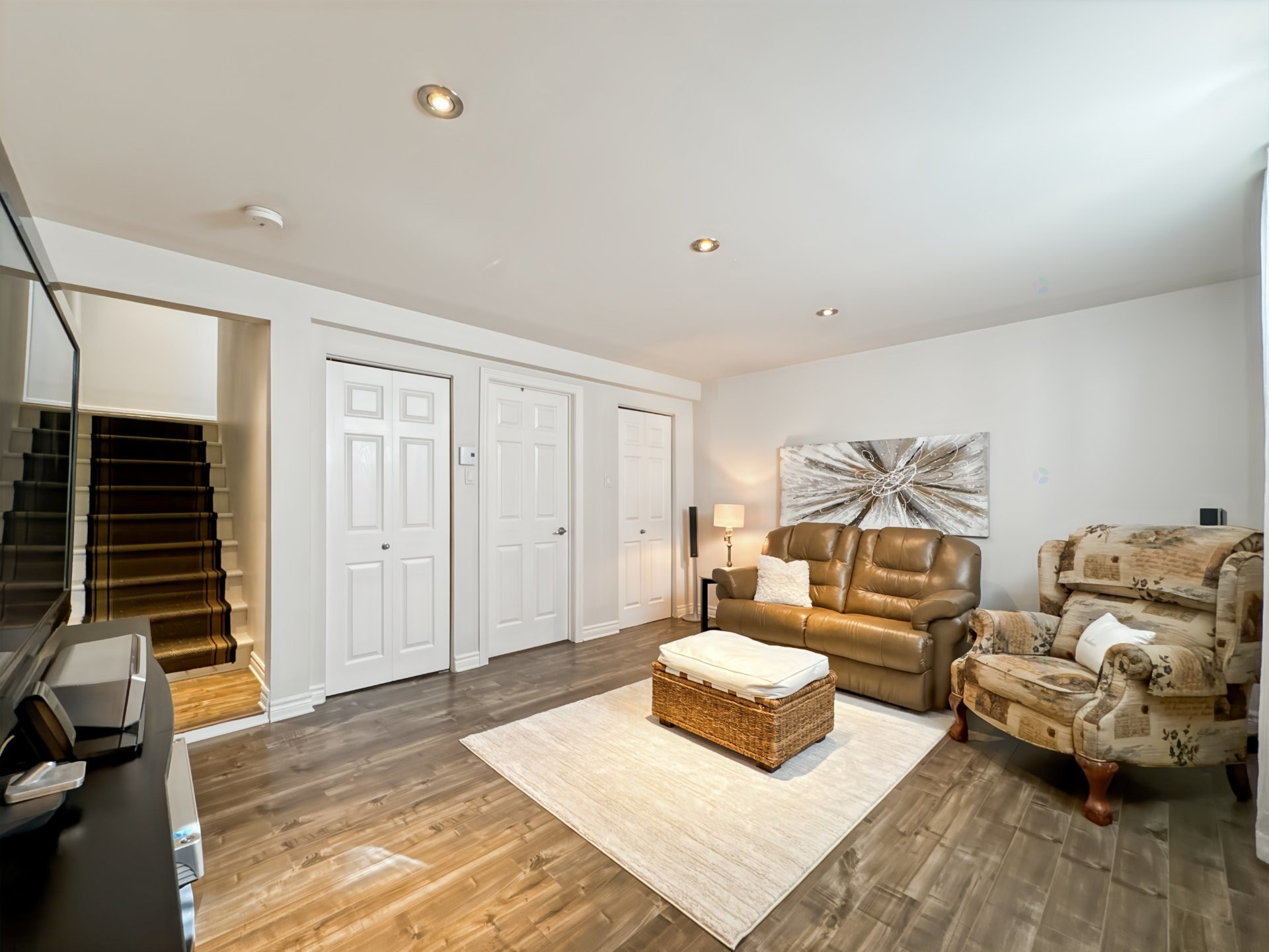 









1978


Rue Émile-Nelligan

,
Varennes,




QC
J3X1X1

