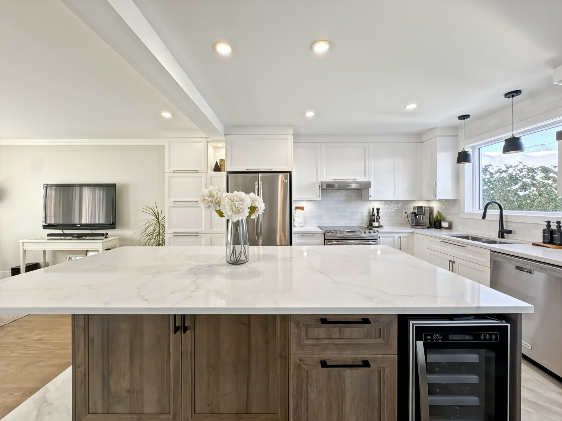 









1978


Rue Émile-Nelligan

,
Varennes,




QC
J3X1X1

