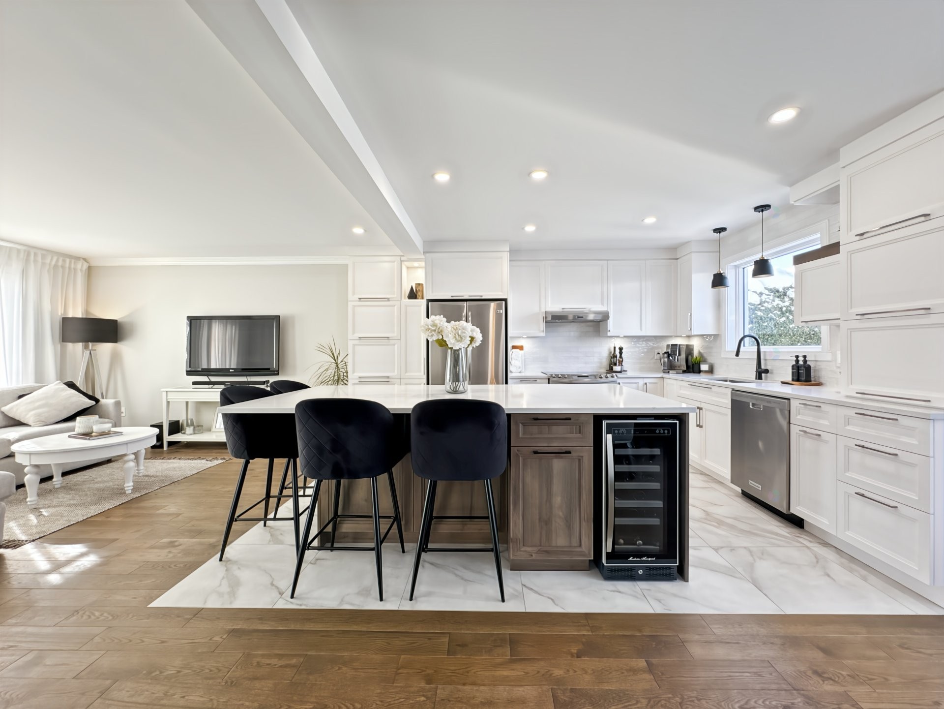 









1978


Rue Émile-Nelligan

,
Varennes,




QC
J3X1X1

