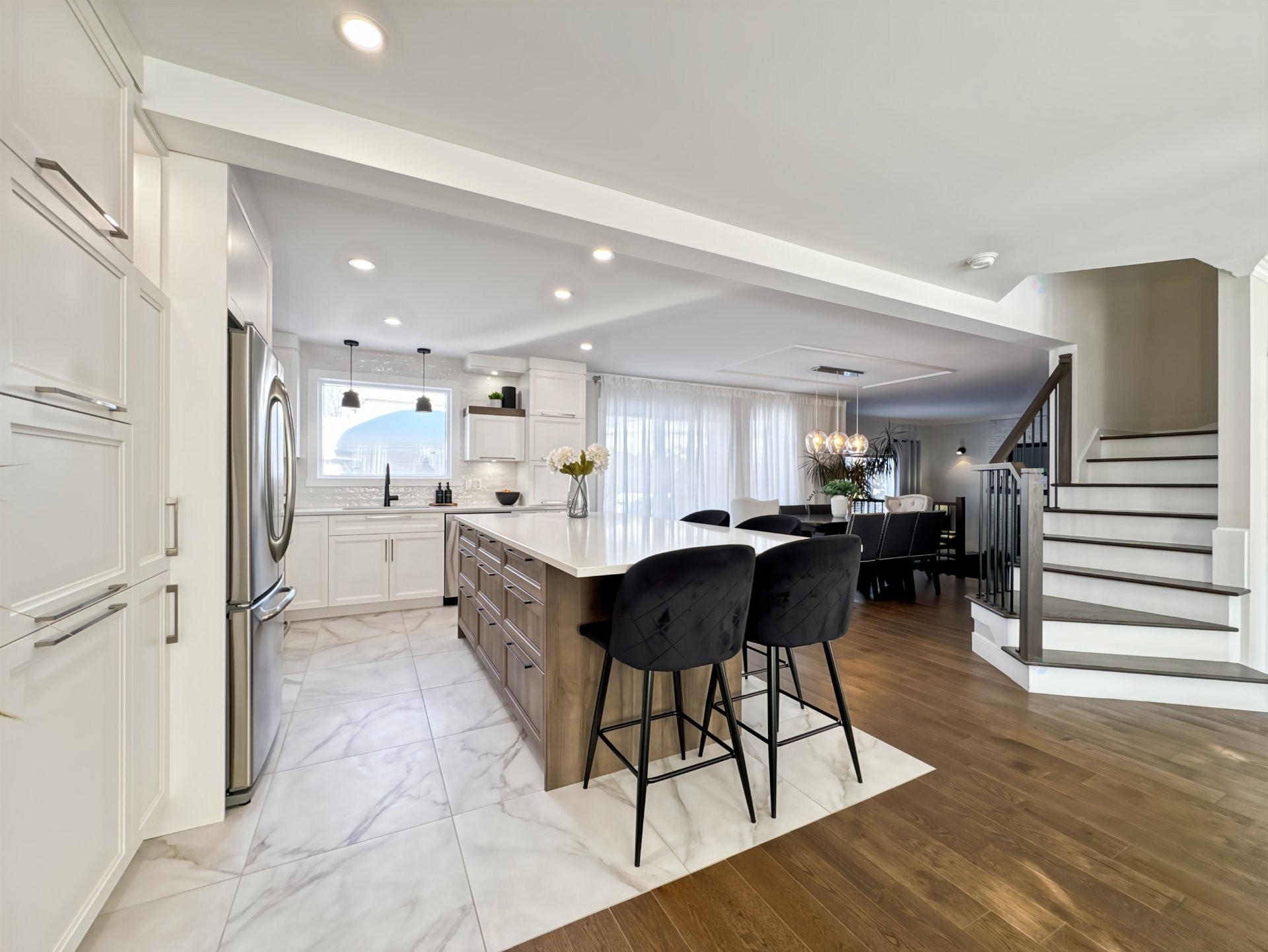 









1978


Rue Émile-Nelligan

,
Varennes,




QC
J3X1X1

