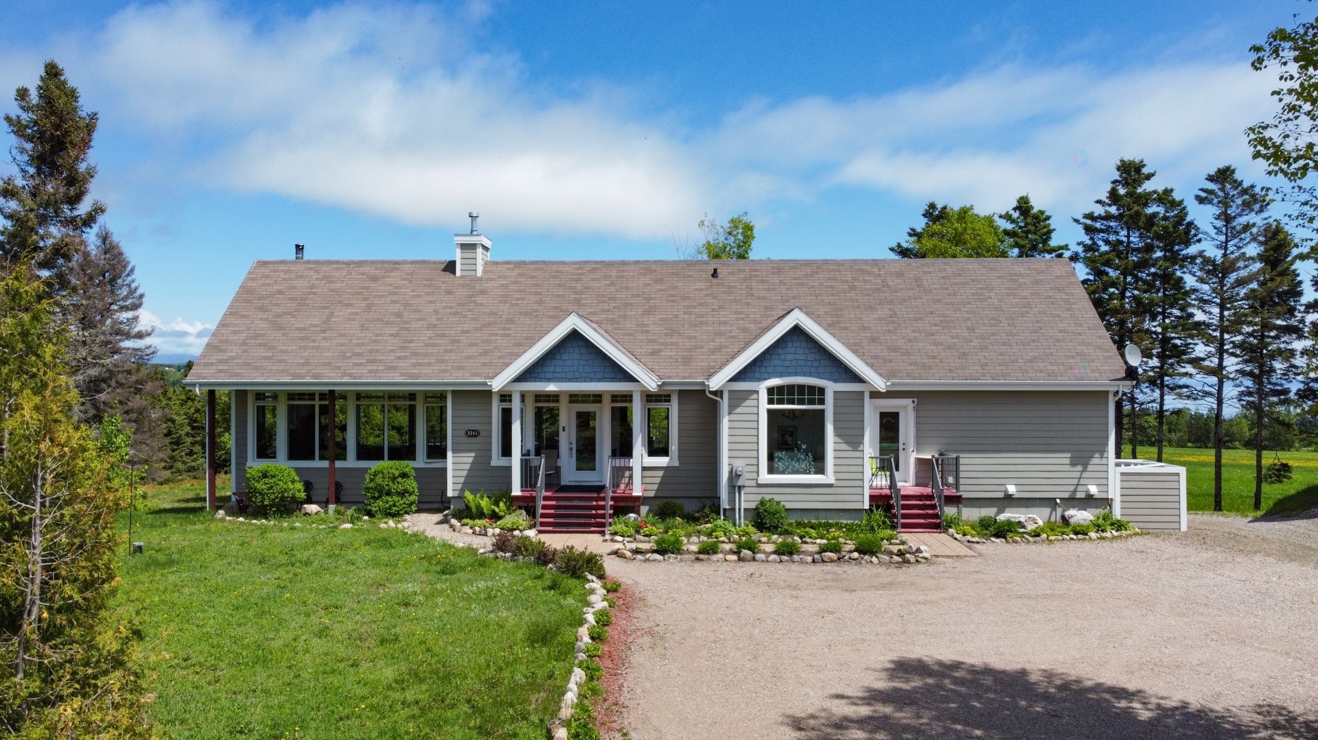 









3341


Route du Fleuve

,
Les Éboulements,




QC
G0A2M0

