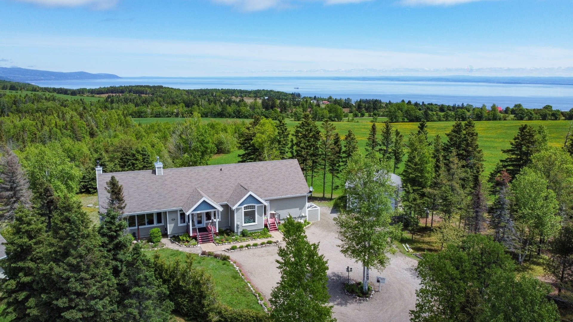 









3341


Route du Fleuve

,
Les Éboulements,




QC
G0A2M0

