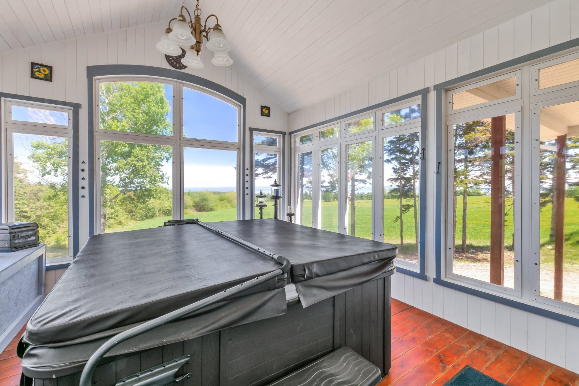 









3341


Route du Fleuve

,
Les Éboulements,




QC
G0A2M0

