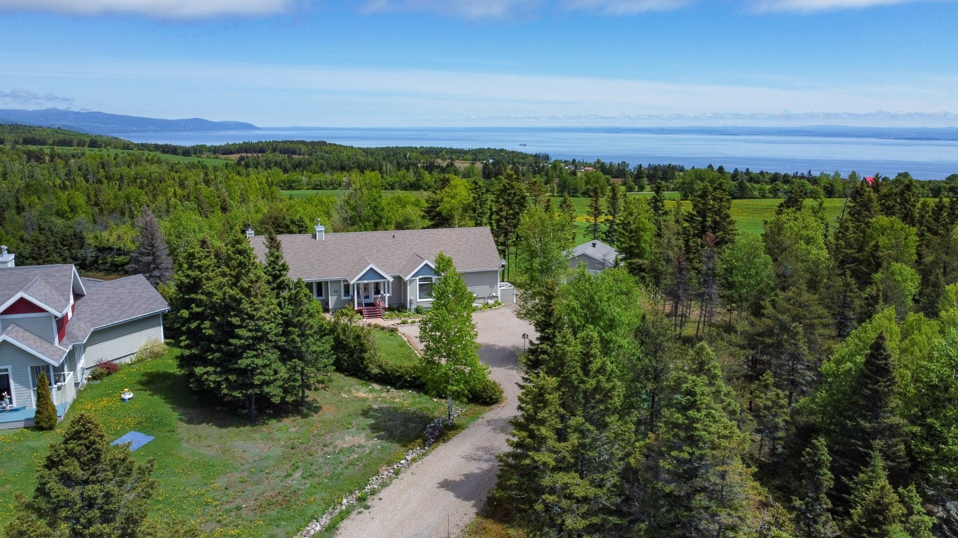 









3341


Route du Fleuve

,
Les Éboulements,




QC
G0A2M0

