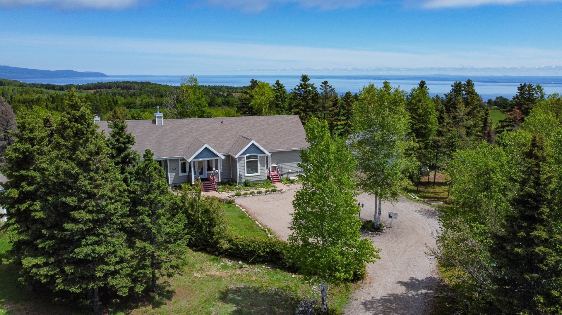 









3341


Route du Fleuve

,
Les Éboulements,




QC
G0A2M0

