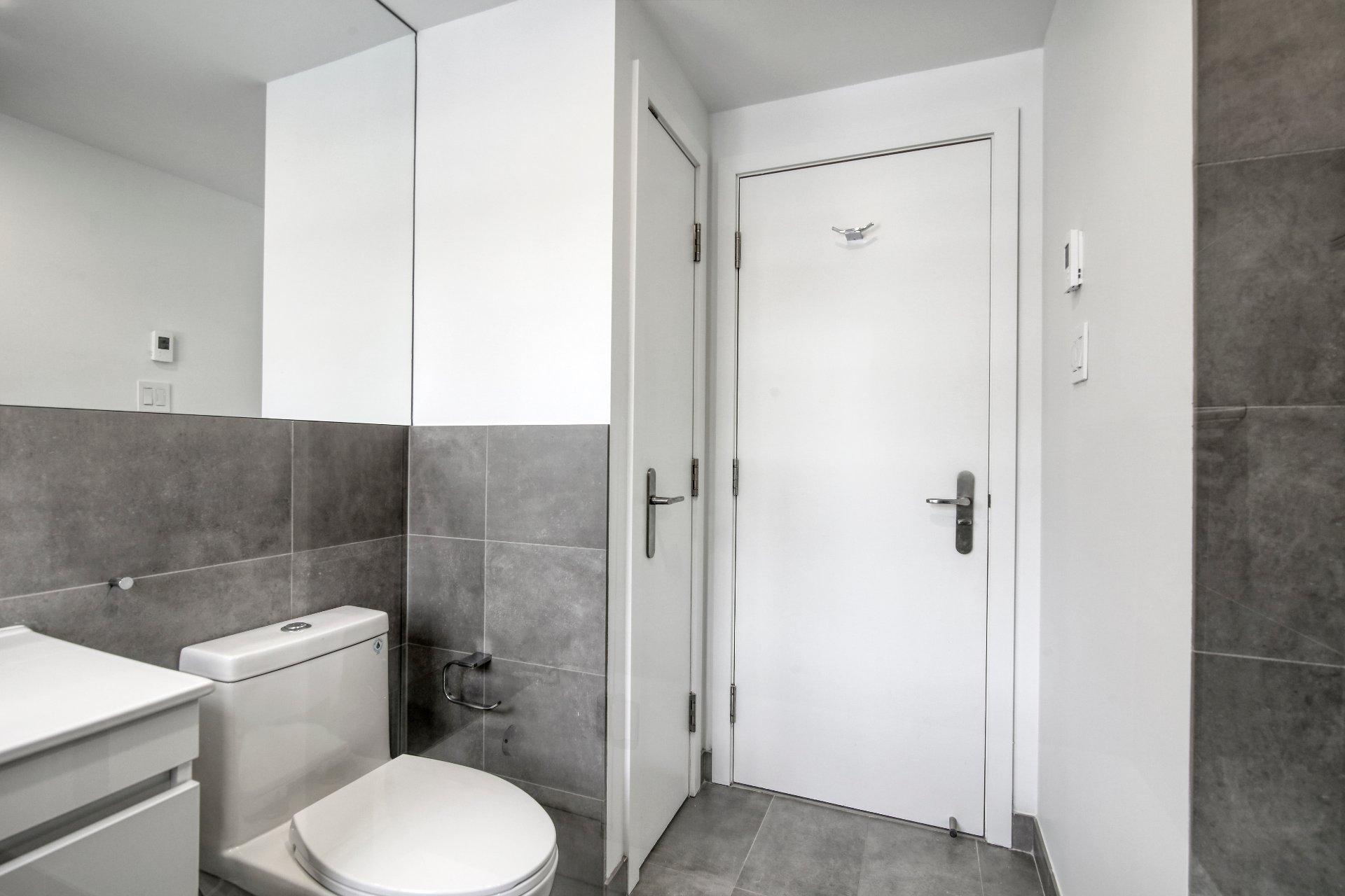 









1


Av. Rosemount

, 53,
Westmount,




QC
H3Y3G6

