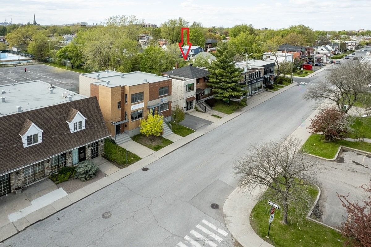 









235

 - 239


Rue De Gentilly O.

,
Longueuil (Le Vieux-Longueuil),




QC
J4H1Z5

