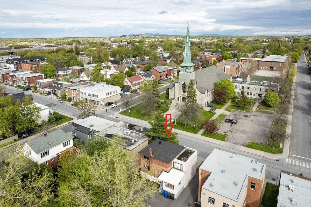 









235

 - 239


Rue De Gentilly O.

,
Longueuil (Le Vieux-Longueuil),




QC
J4H1Z5

