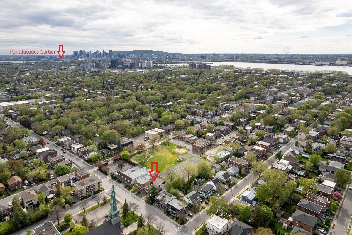 









235

 - 239


Rue De Gentilly O.

,
Longueuil (Le Vieux-Longueuil),




QC
J4H1Z5

