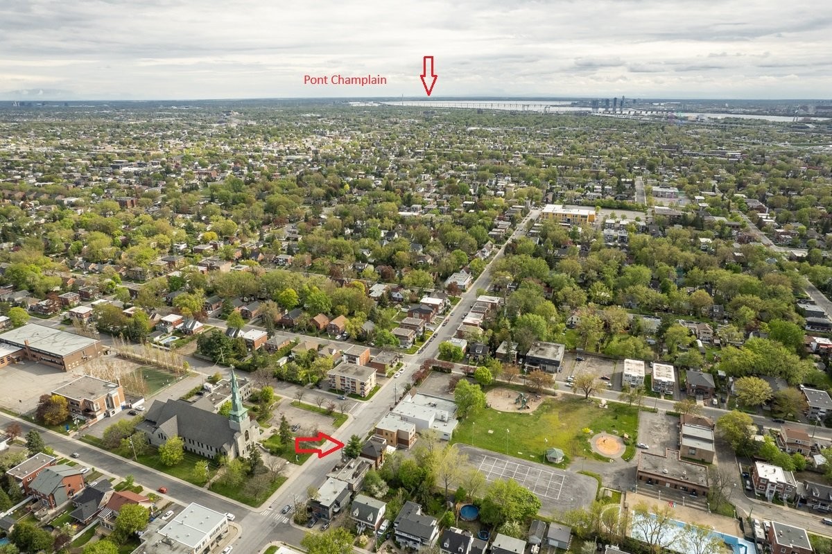 









235

 - 239


Rue De Gentilly O.

,
Longueuil (Le Vieux-Longueuil),




QC
J4H1Z5

