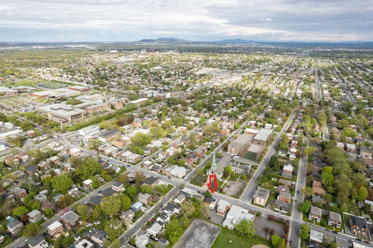 









235

 - 239


Rue De Gentilly O.

,
Longueuil (Le Vieux-Longueuil),




QC
J4H1Z5

