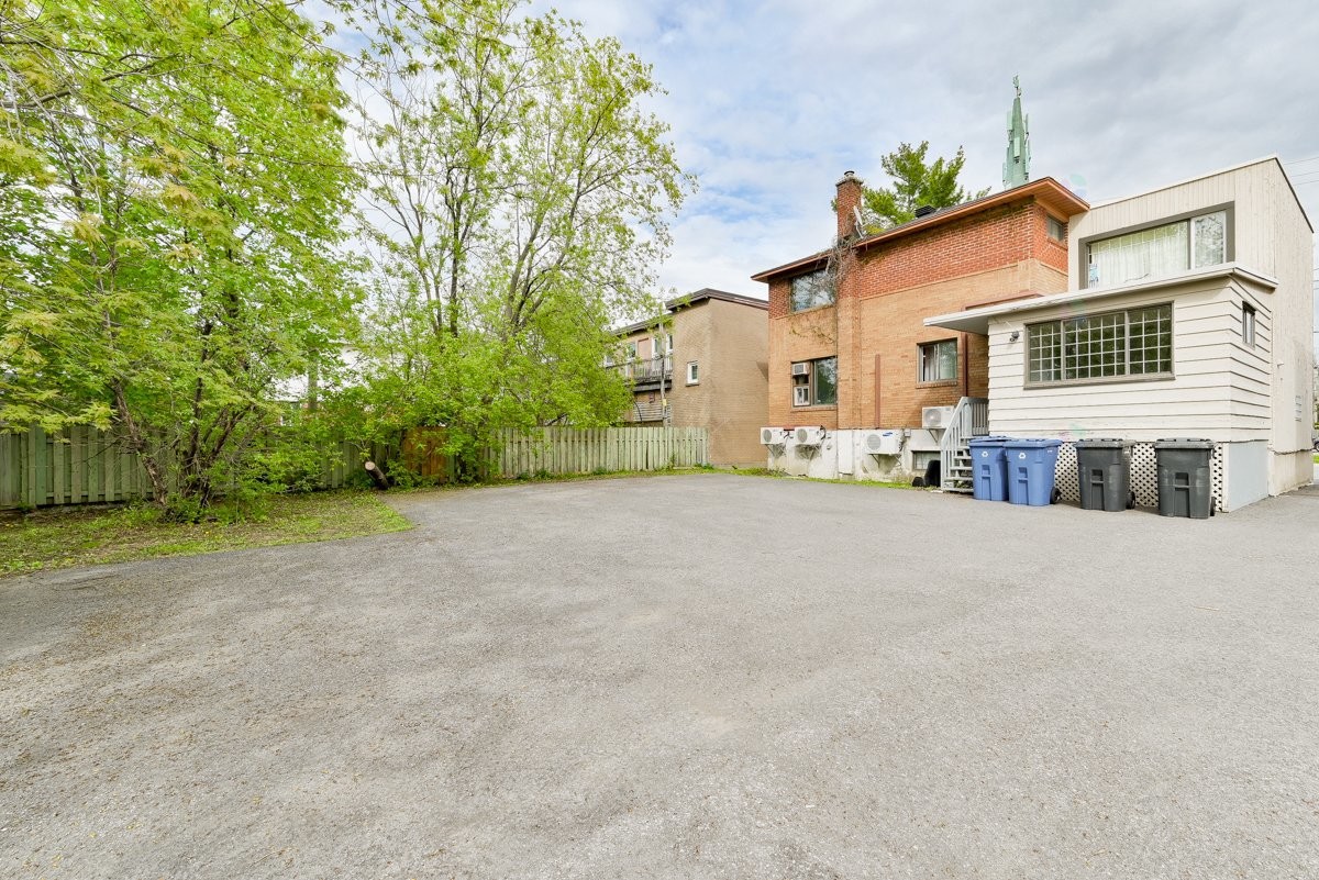 









235

 - 239


Rue De Gentilly O.

,
Longueuil (Le Vieux-Longueuil),




QC
J4H1Z5

