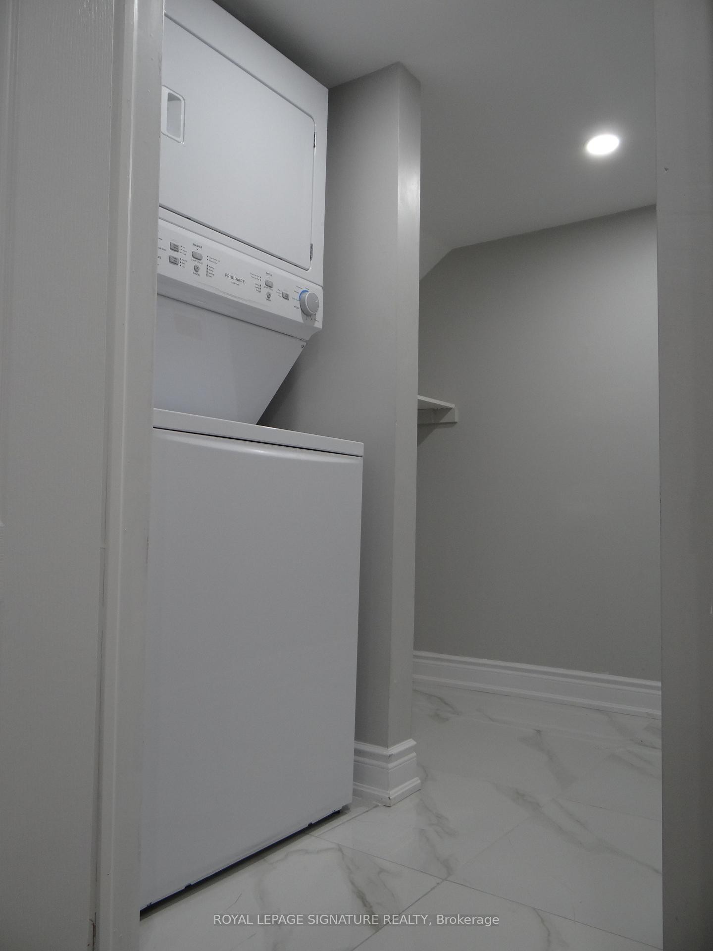 









316


Dalgleish

Gardens,
Milton,




ON
L9T 6Z6

