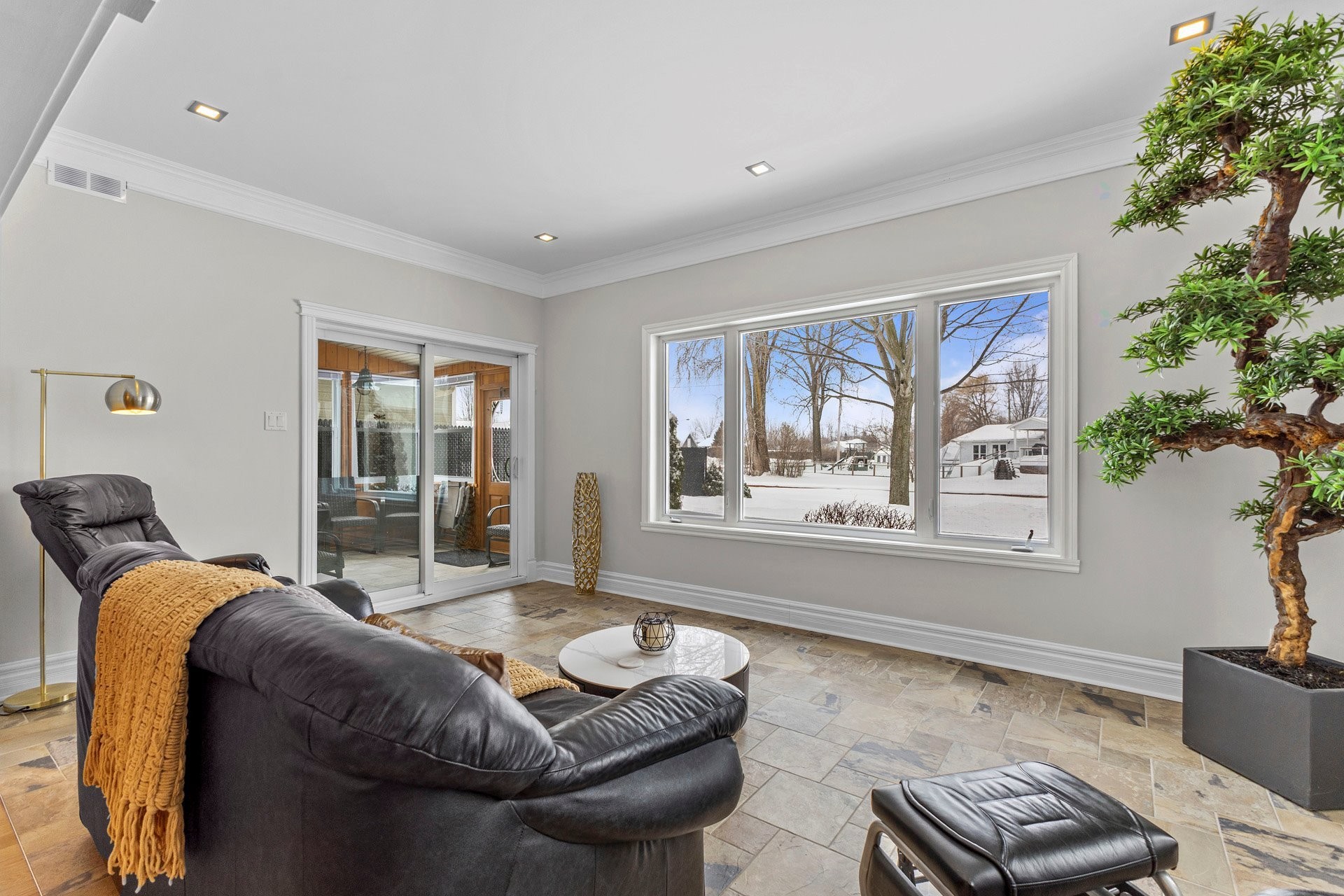 









115


85e Avenue

,
Saint-Zotique,




QC
J0P1Z0

