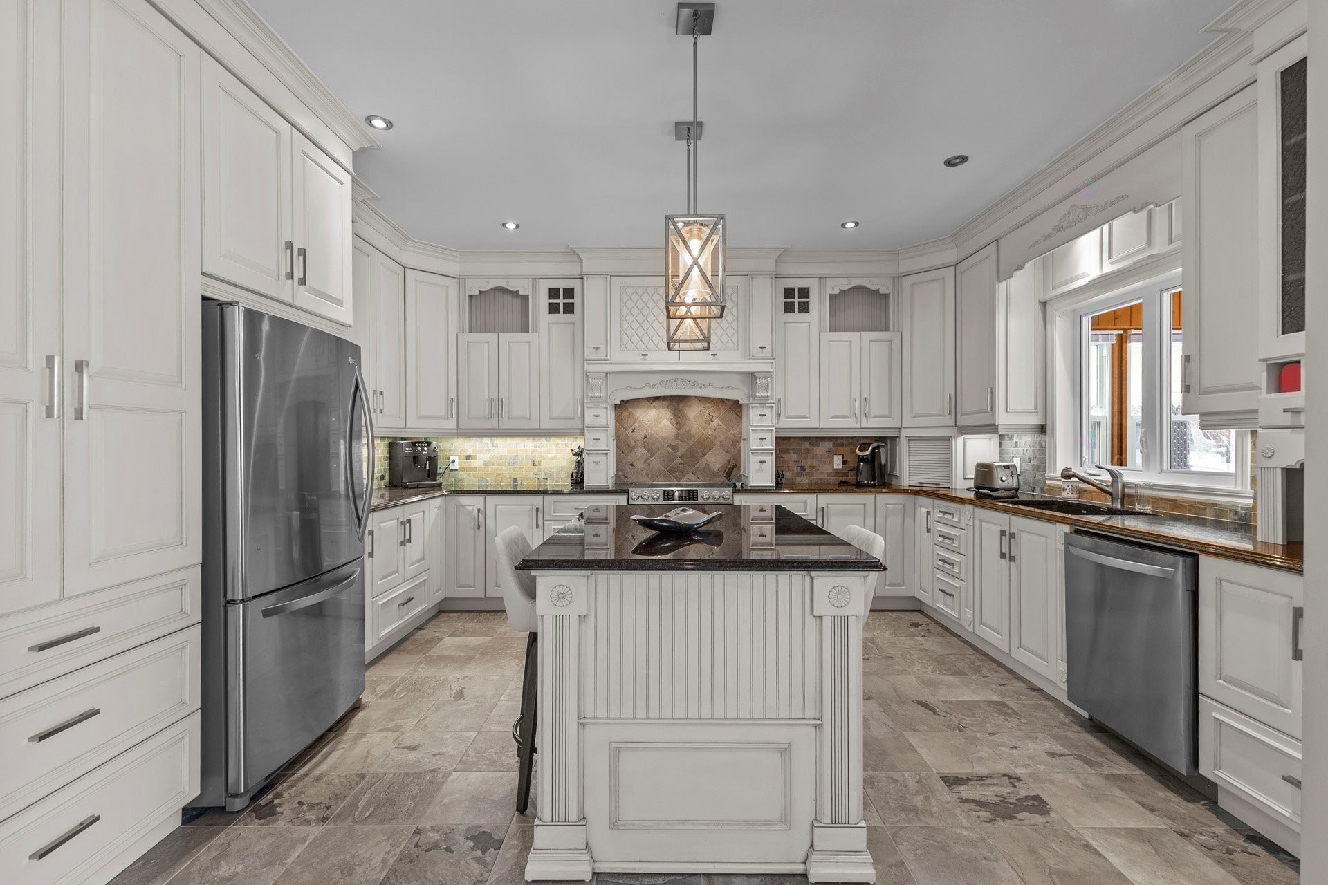 









115


85e Avenue

,
Saint-Zotique,




QC
J0P1Z0

