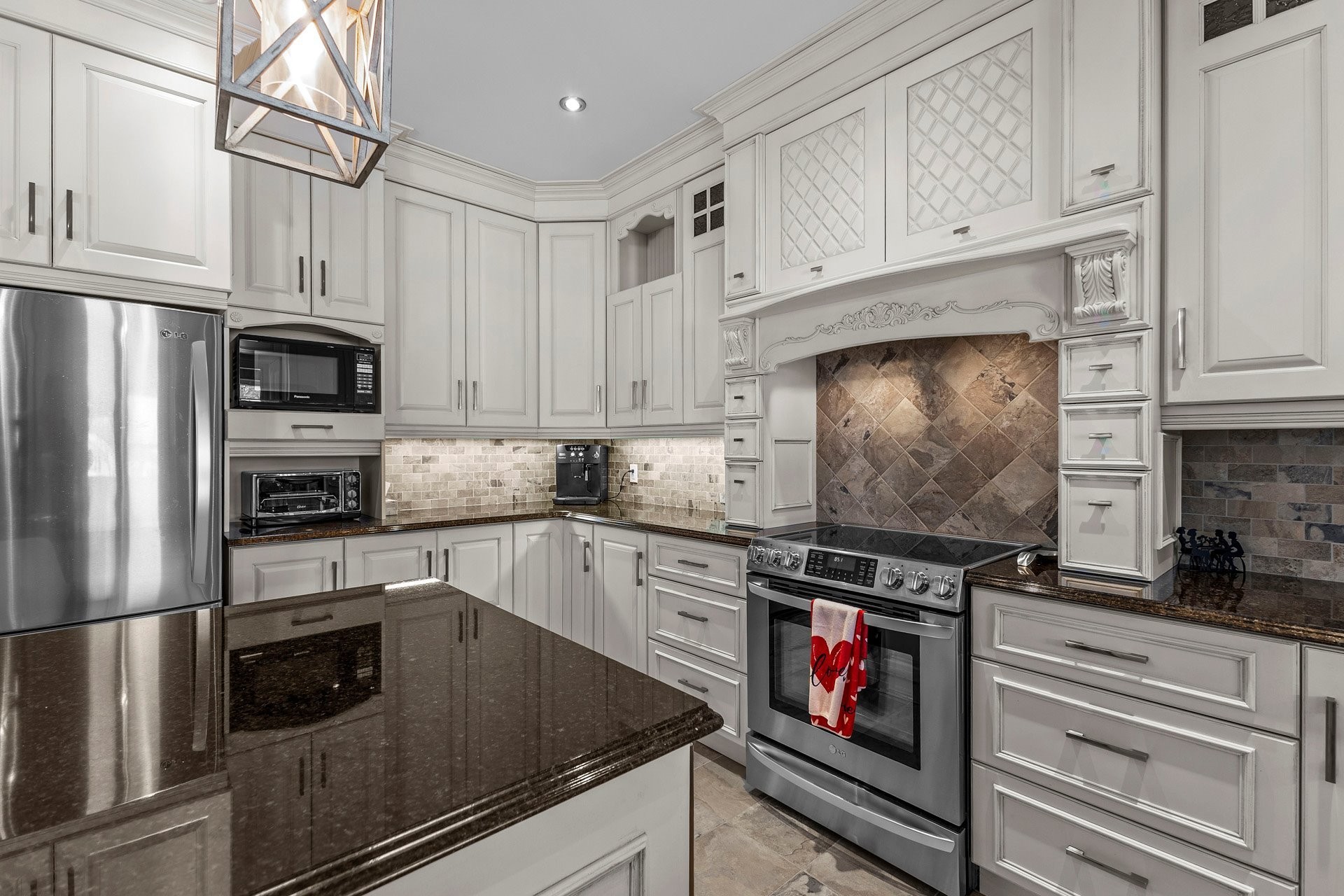 









115


85e Avenue

,
Saint-Zotique,




QC
J0P1Z0

