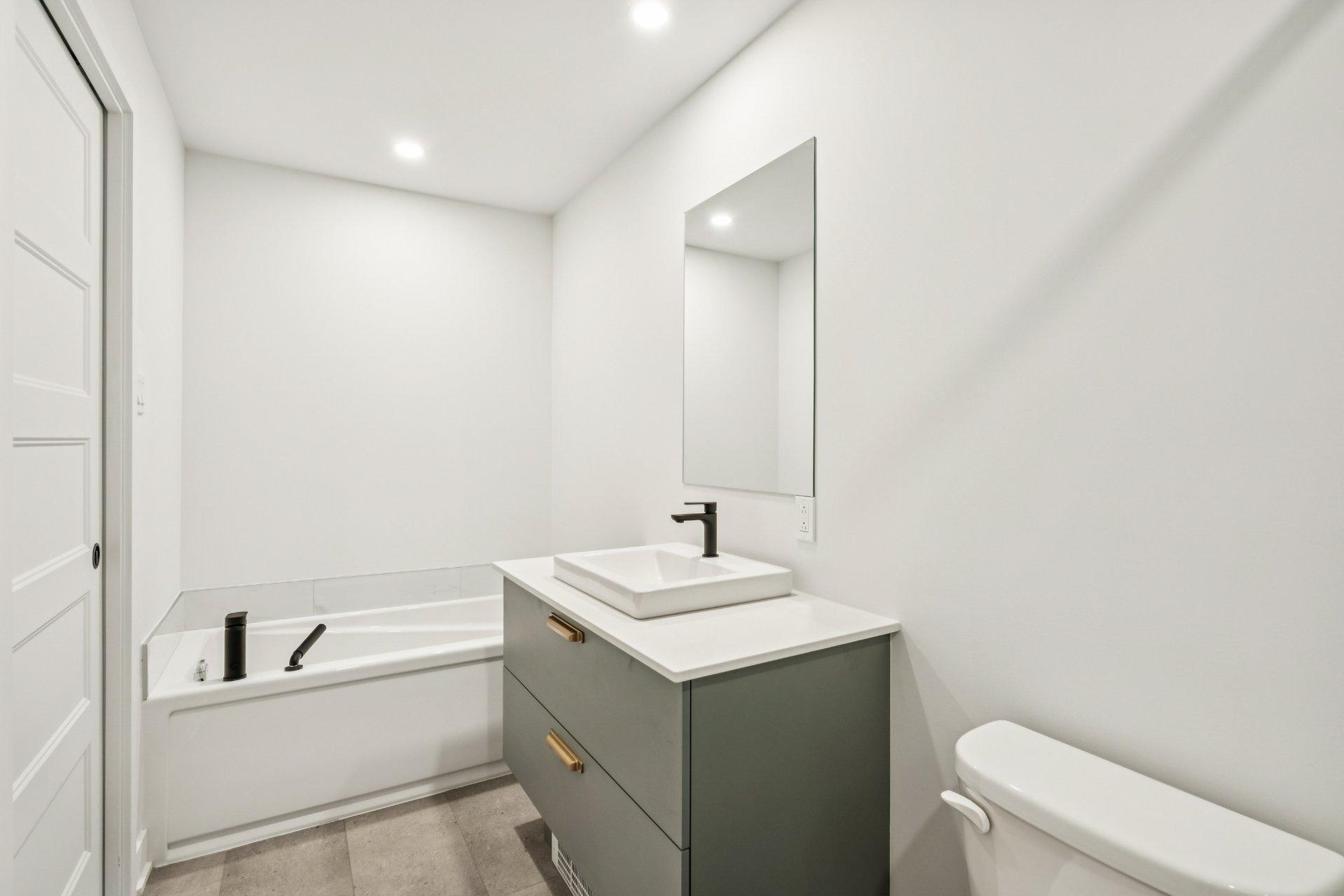 









673


Ch. Rhéaume

, E,
Saint-Michel,




QC
J0L2J0

