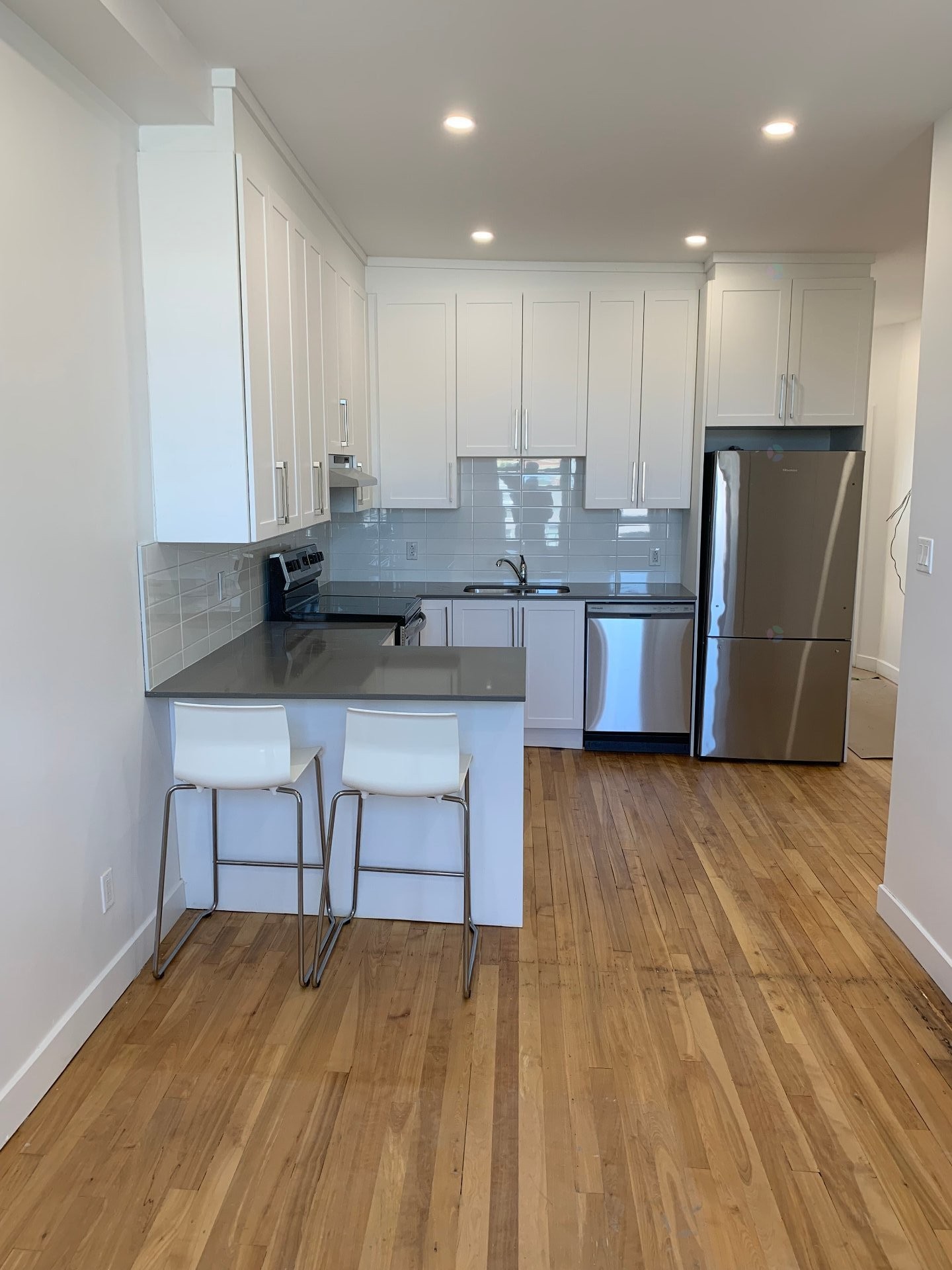 









2335


Tsse Guindon

,
Montréal (Le Plateau-Mont-Royal),




QC
H2H2L7

