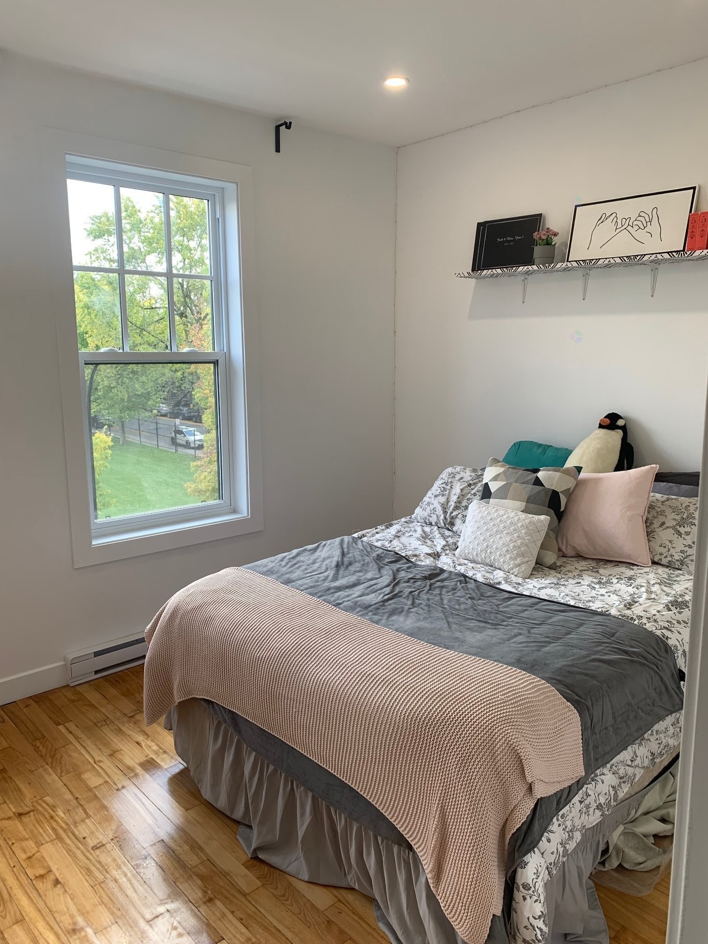 









2335


Tsse Guindon

,
Montréal (Le Plateau-Mont-Royal),




QC
H2H2L7

