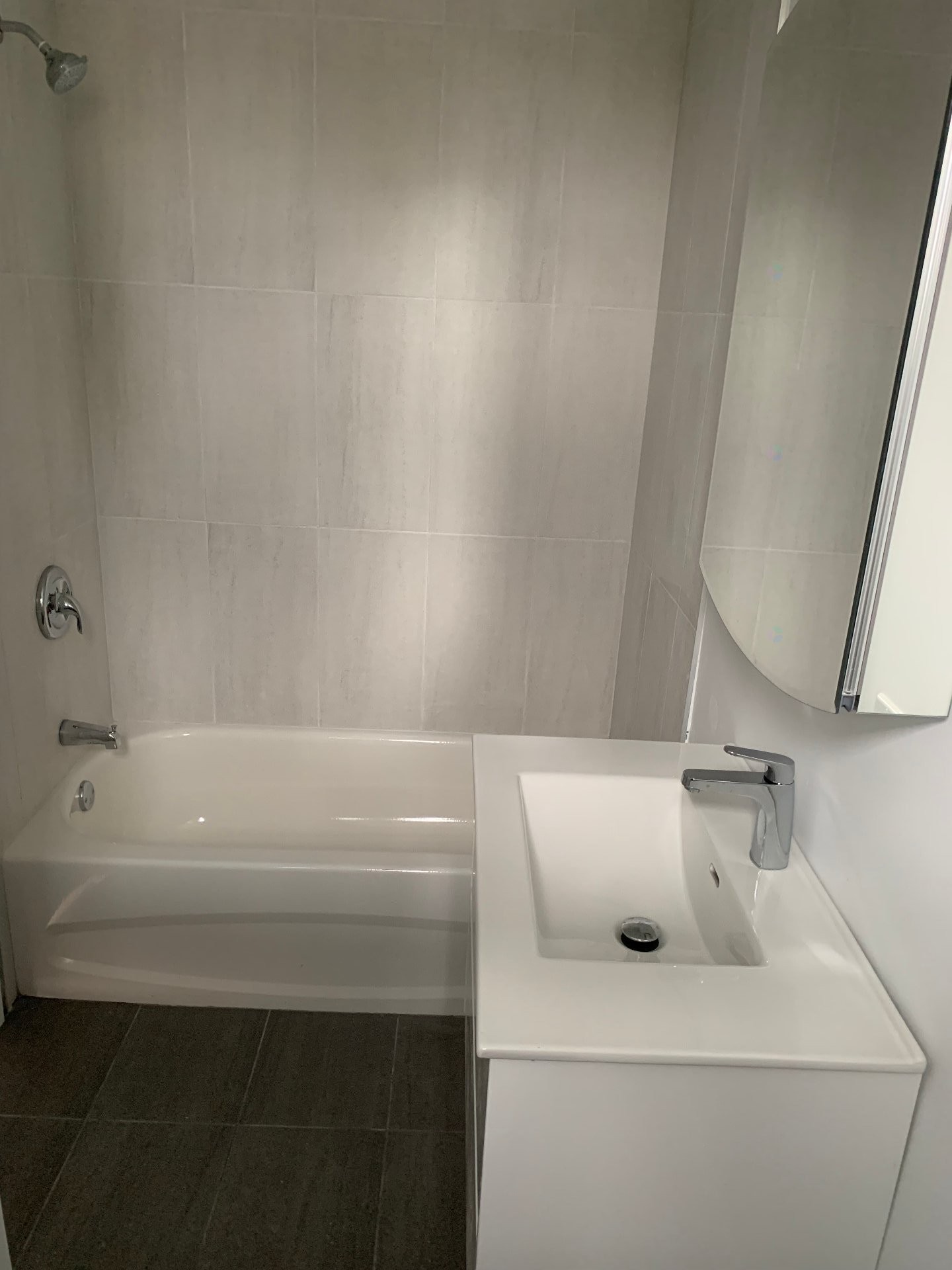 









2335


Tsse Guindon

,
Montréal (Le Plateau-Mont-Royal),




QC
H2H2L7

