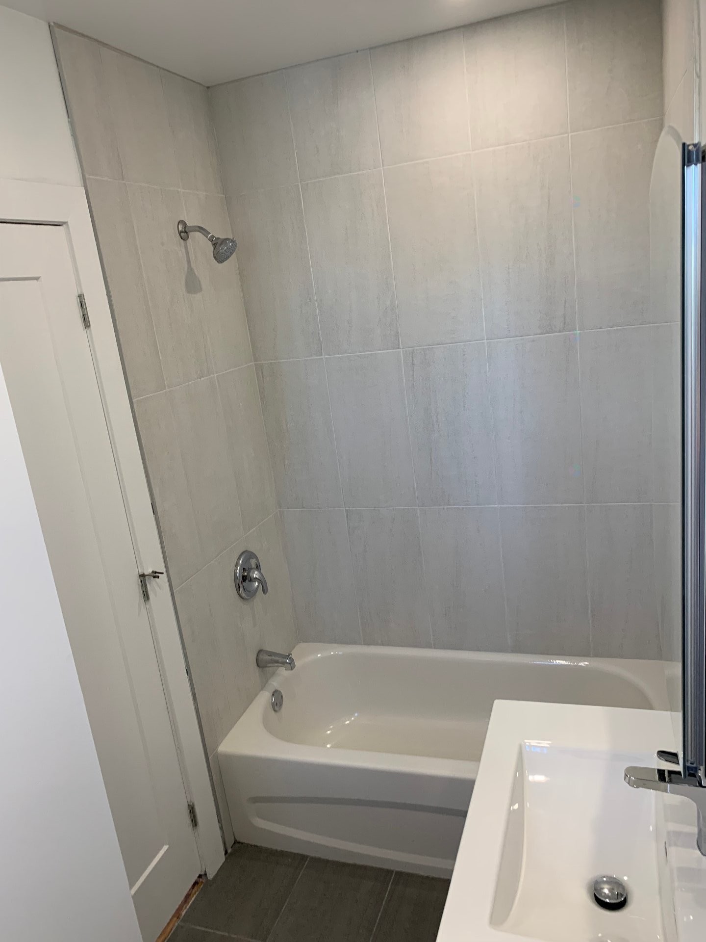 









2335


Tsse Guindon

,
Montréal (Le Plateau-Mont-Royal),




QC
H2H2L7

