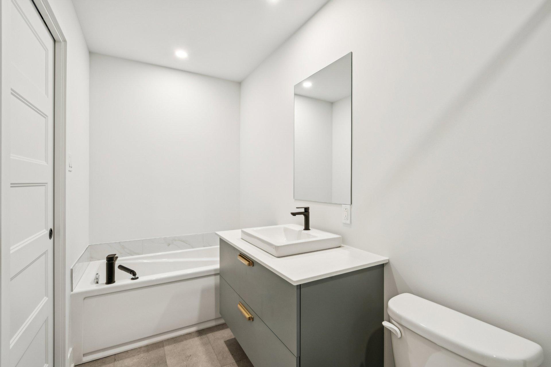 









673


Ch. Rhéaume

, C,
Saint-Michel,




QC
J0L2J0

