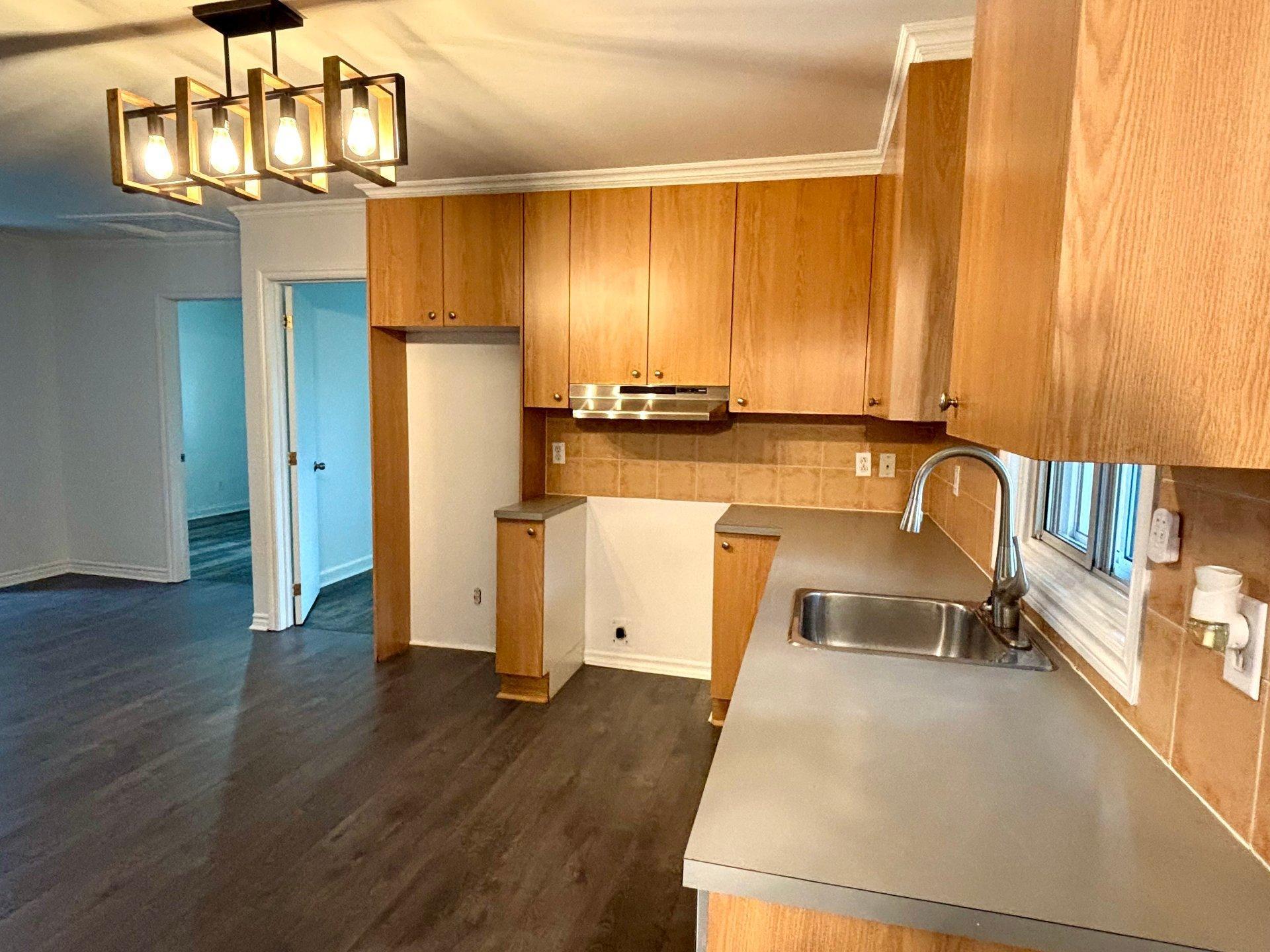 









167

 - 167B


3e Avenue

,
L'Île-Perrot,




QC
J7V4Y6

