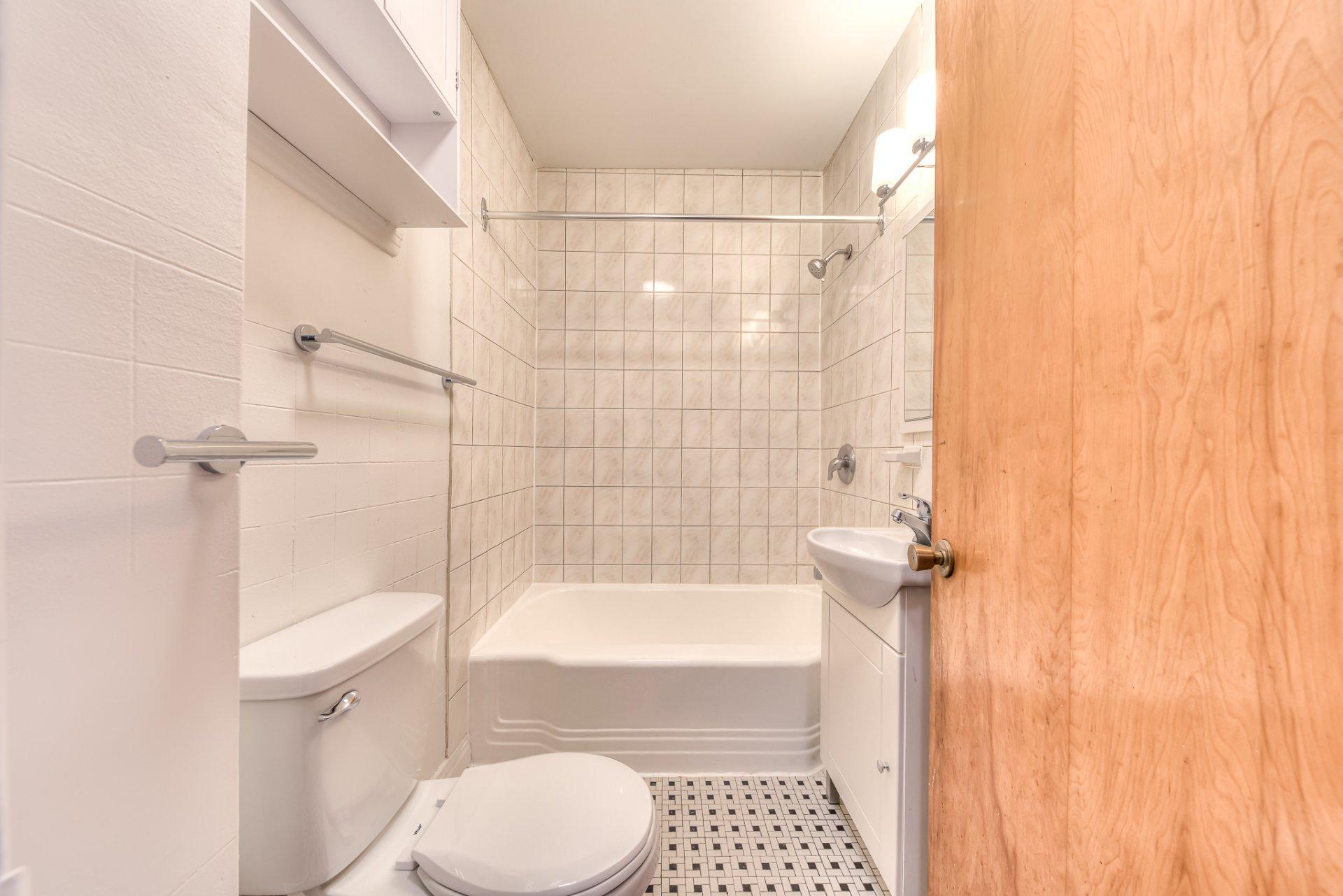 









1270


Rue Argyle

, 3,
Montréal (Verdun/Île-des-Soeurs),




QC
H4H1V3

