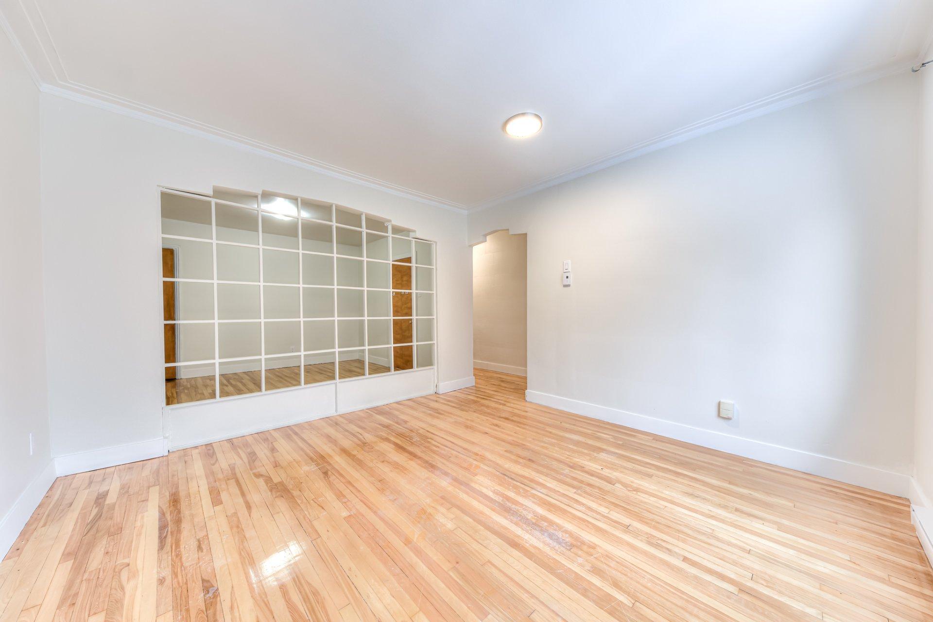 









1270


Rue Argyle

, 3,
Montréal (Verdun/Île-des-Soeurs),




QC
H4H1V3

