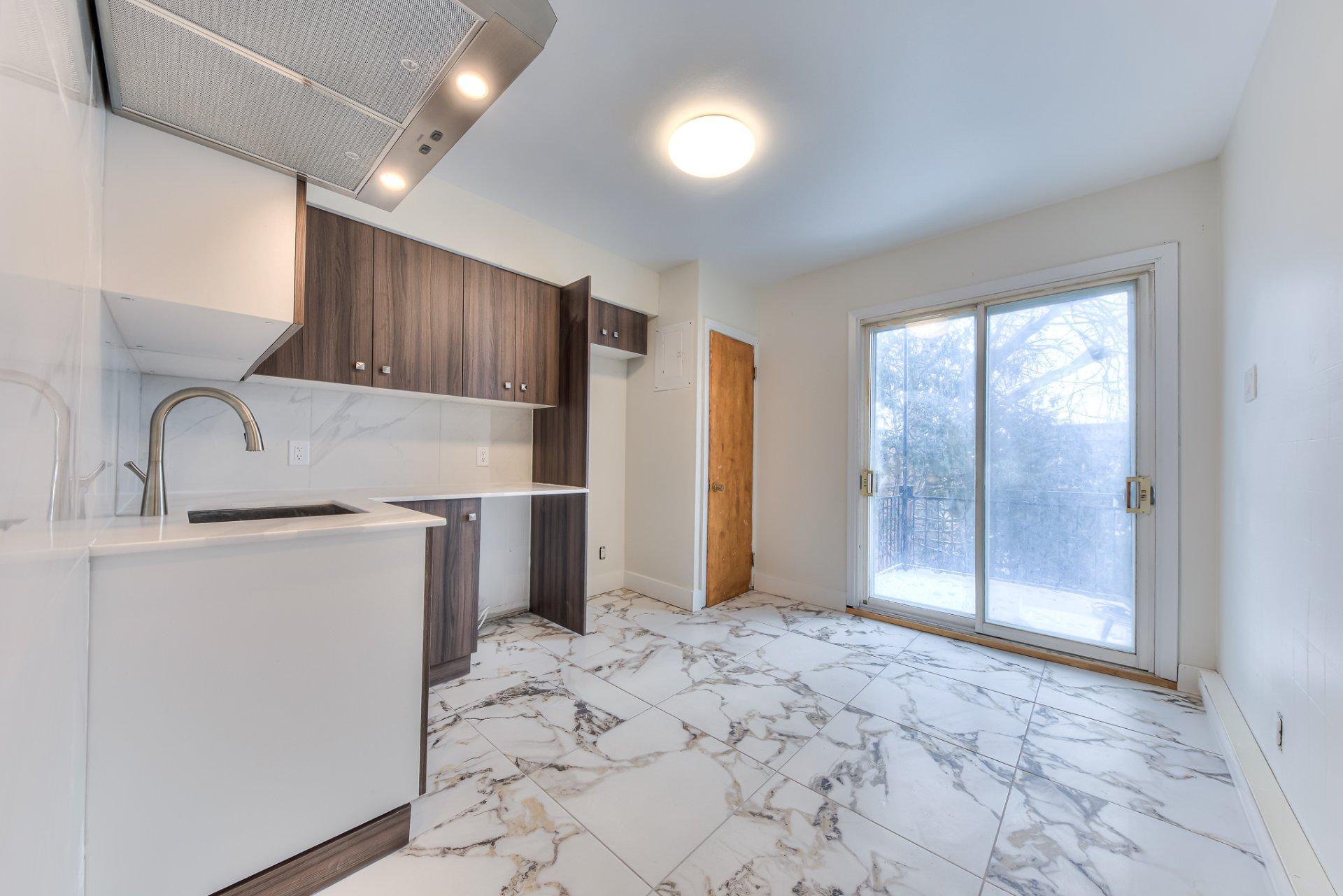 









1270


Rue Argyle

, 3,
Montréal (Verdun/Île-des-Soeurs),




QC
H4H1V3

