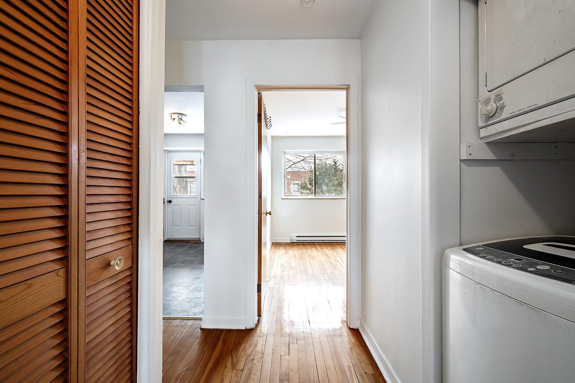 









6830

 - 6834


Rue Chatelain

,
Montréal (Rosemont/La Petite-Patrie),




QC
H1T2L2

