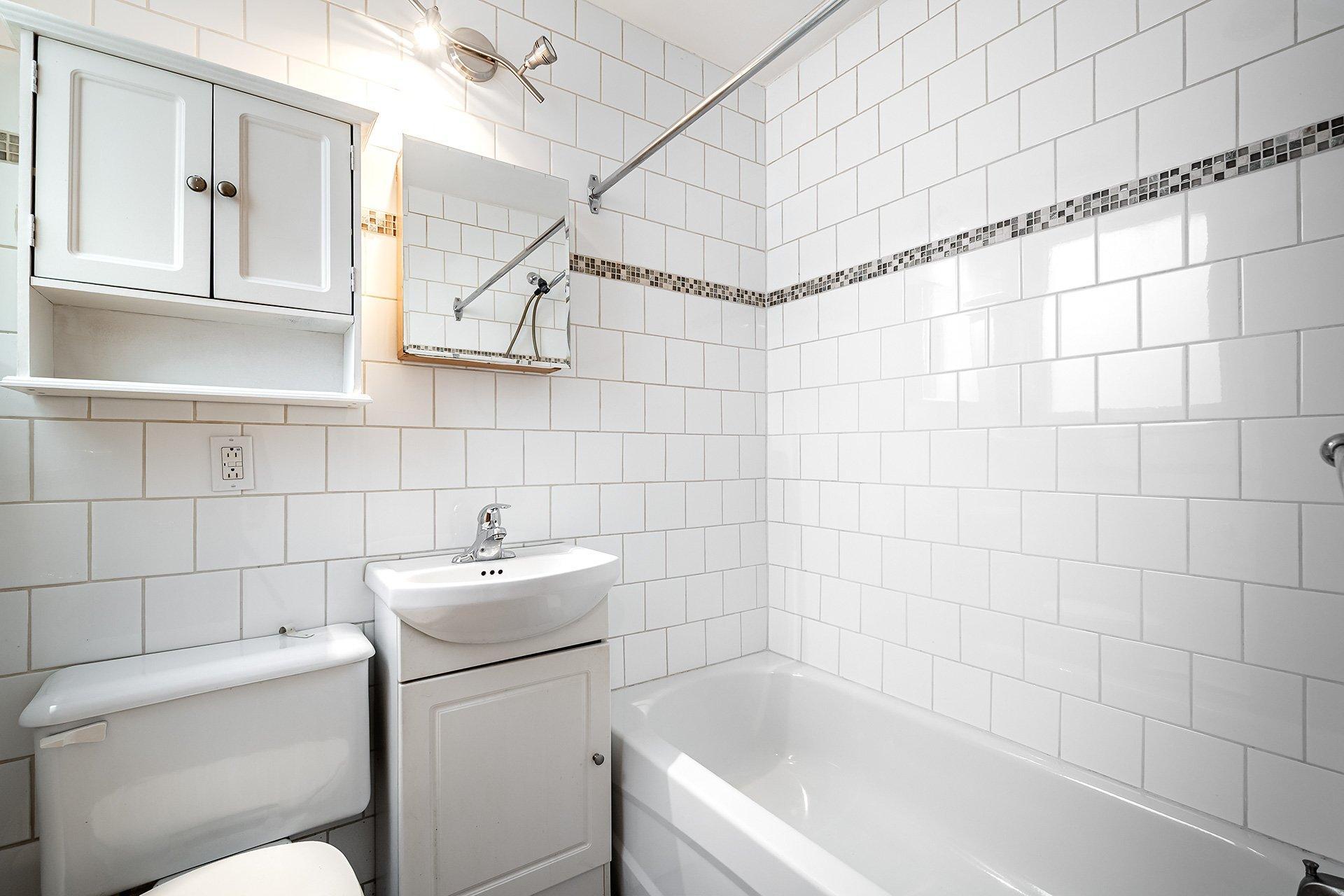 









6830

 - 6834


Rue Chatelain

,
Montréal (Rosemont/La Petite-Patrie),




QC
H1T2L2

