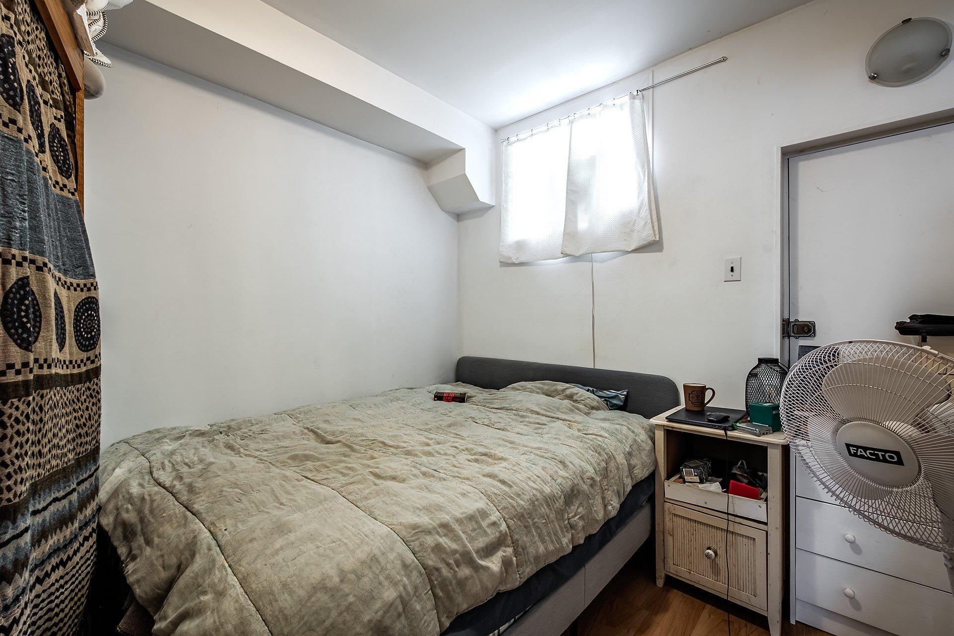 









6830

 - 6834


Rue Chatelain

,
Montréal (Rosemont/La Petite-Patrie),




QC
H1T2L2

