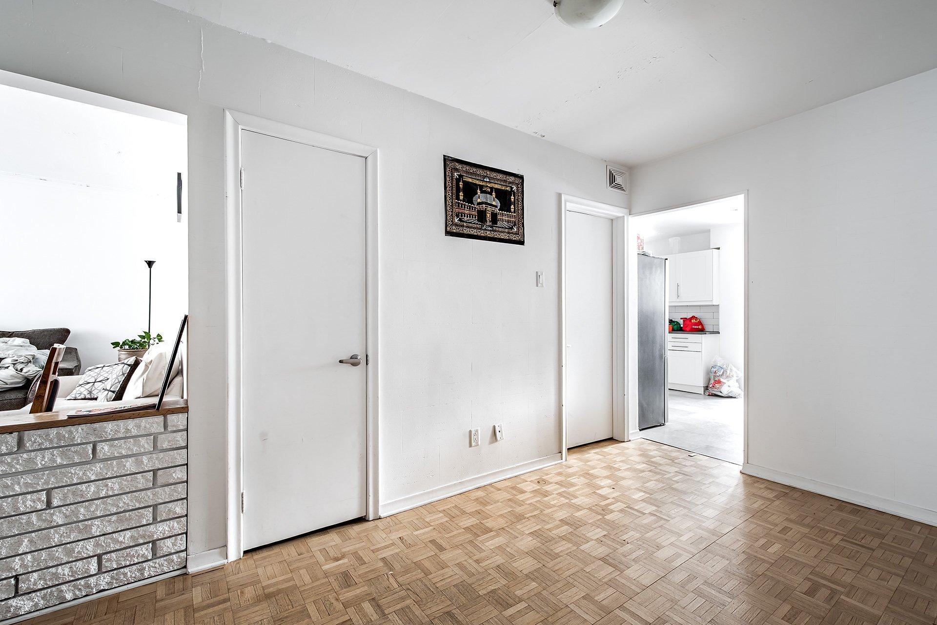









6830

 - 6834


Rue Chatelain

,
Montréal (Rosemont/La Petite-Patrie),




QC
H1T2L2

