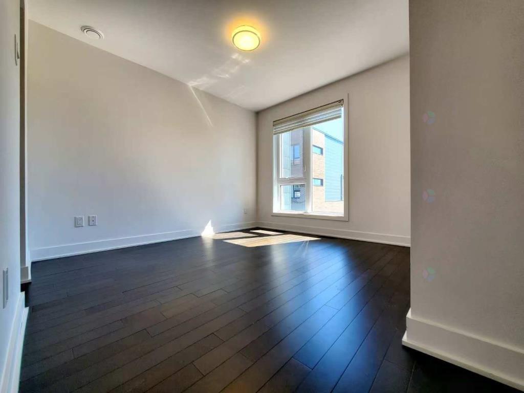 









388


Av. Skaniatarati

,
Montréal (Lachine),




QC
H8S0C1

