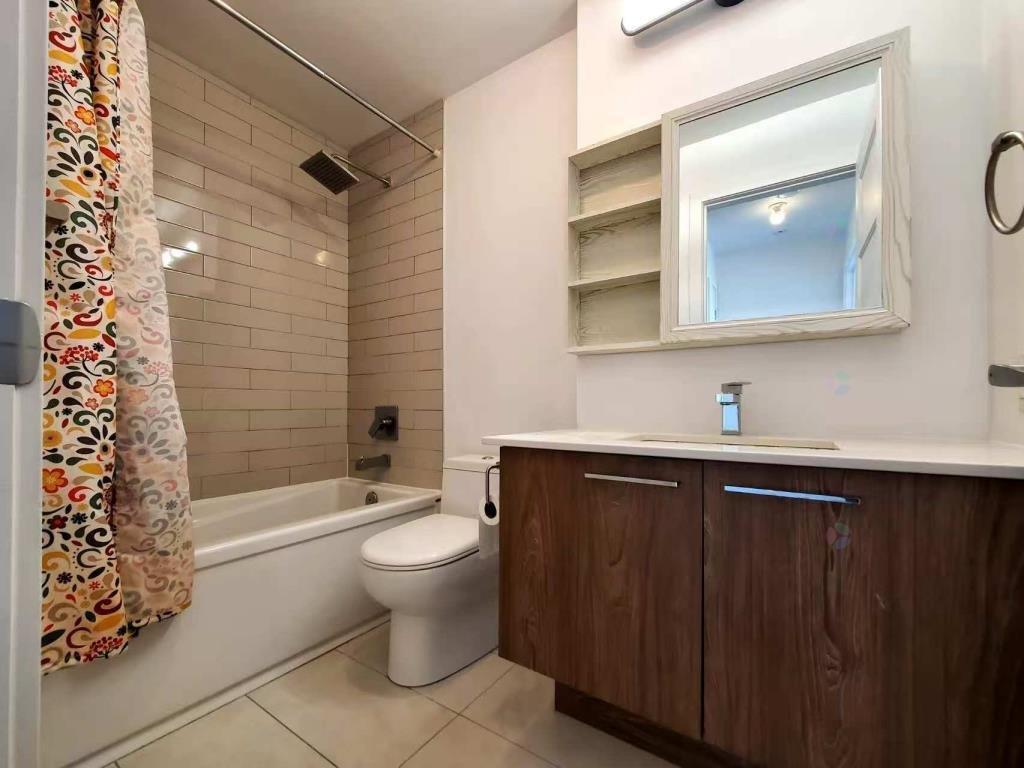 









388


Av. Skaniatarati

,
Montréal (Lachine),




QC
H8S0C1

