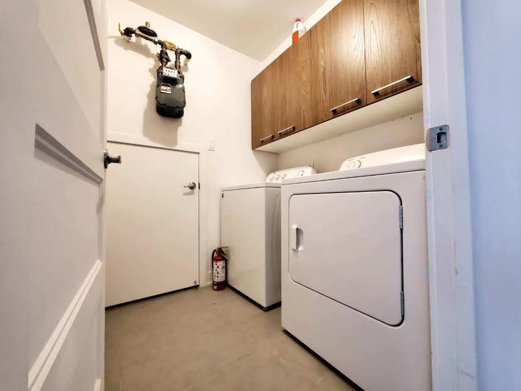 









388


Av. Skaniatarati

,
Montréal (Lachine),




QC
H8S0C1

