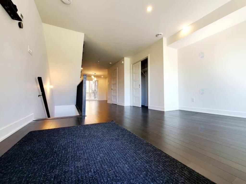 









388


Av. Skaniatarati

,
Montréal (Lachine),




QC
H8S0C1

