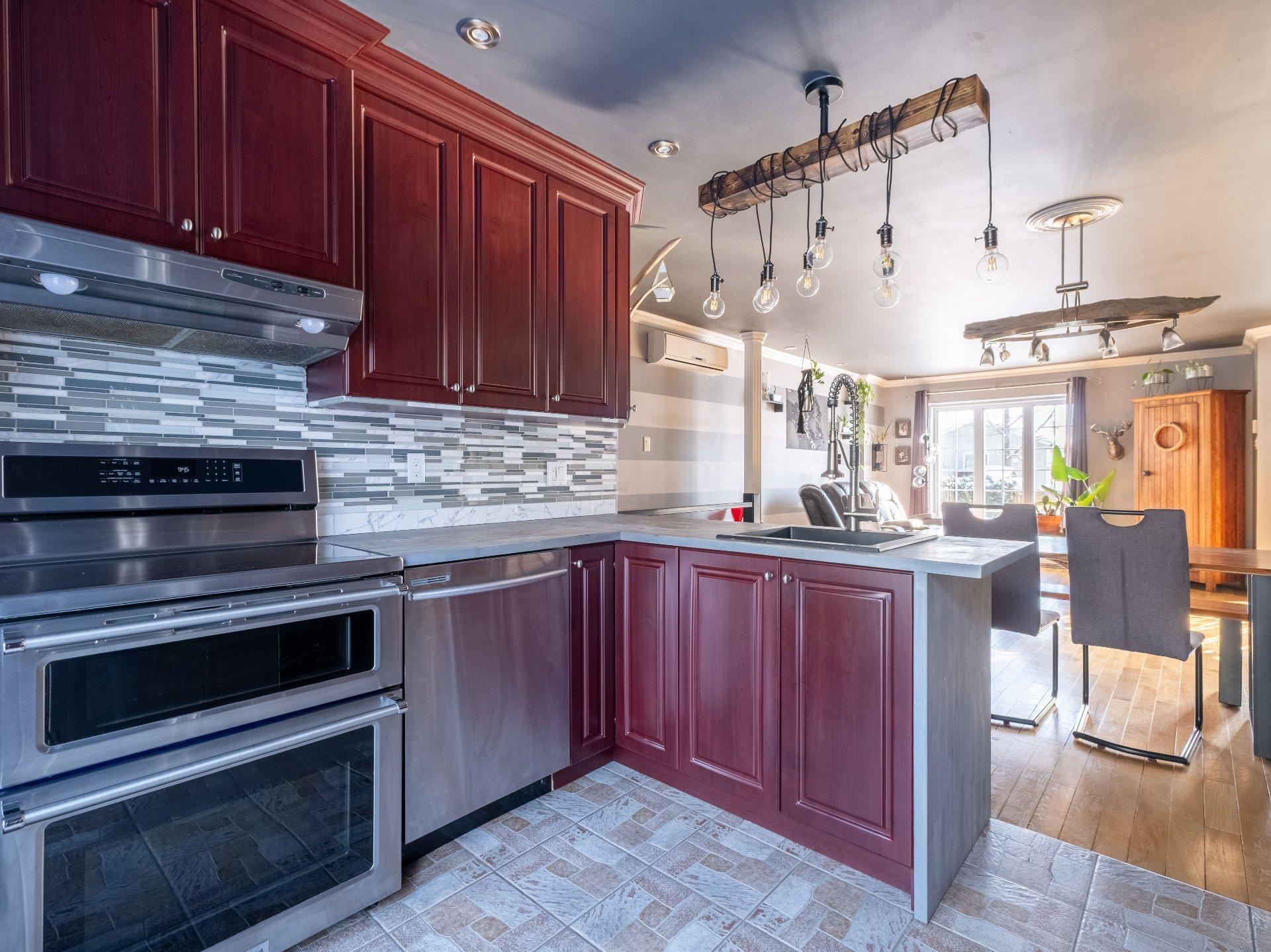 









633


Rue du Mimosa

,
Saint-Amable,




QC
J0L1N0

