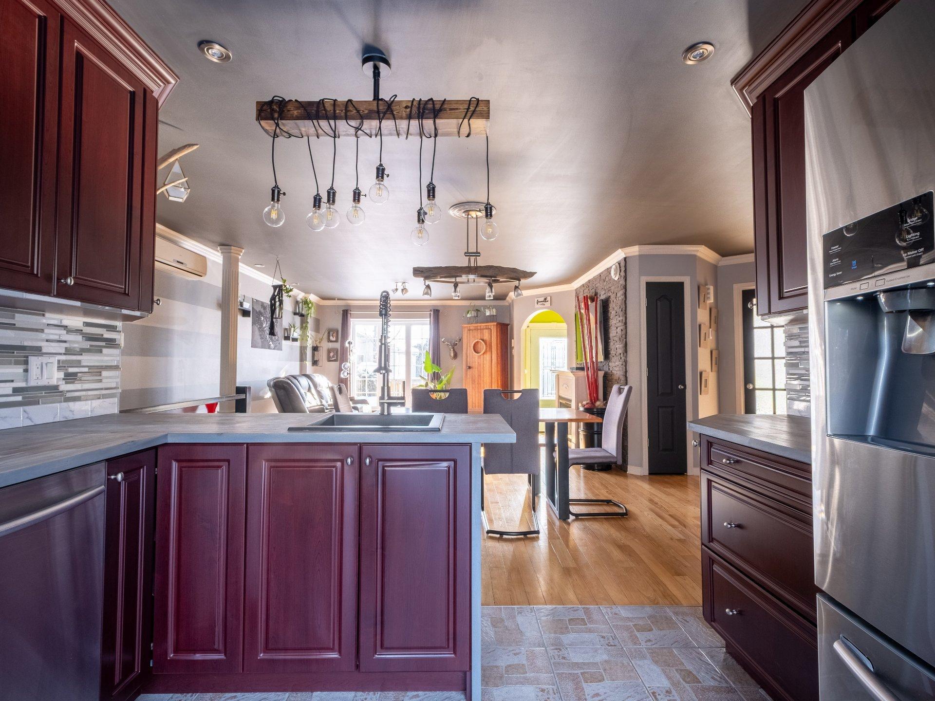 









633


Rue du Mimosa

,
Saint-Amable,




QC
J0L1N0

