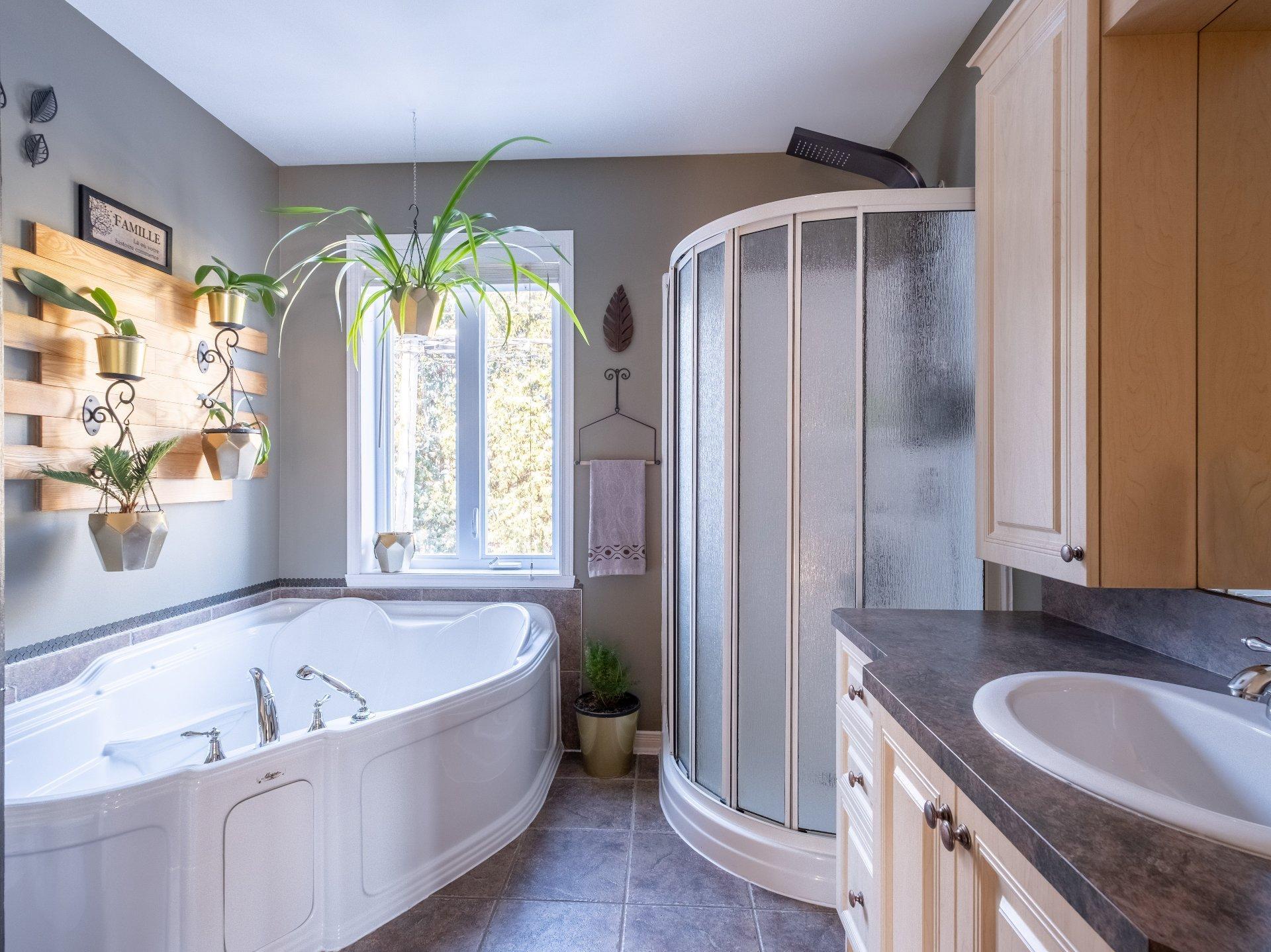 









633


Rue du Mimosa

,
Saint-Amable,




QC
J0L1N0

