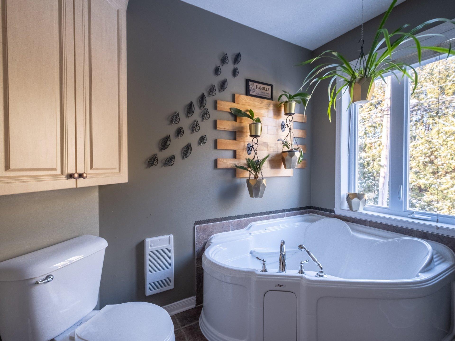 









633


Rue du Mimosa

,
Saint-Amable,




QC
J0L1N0

