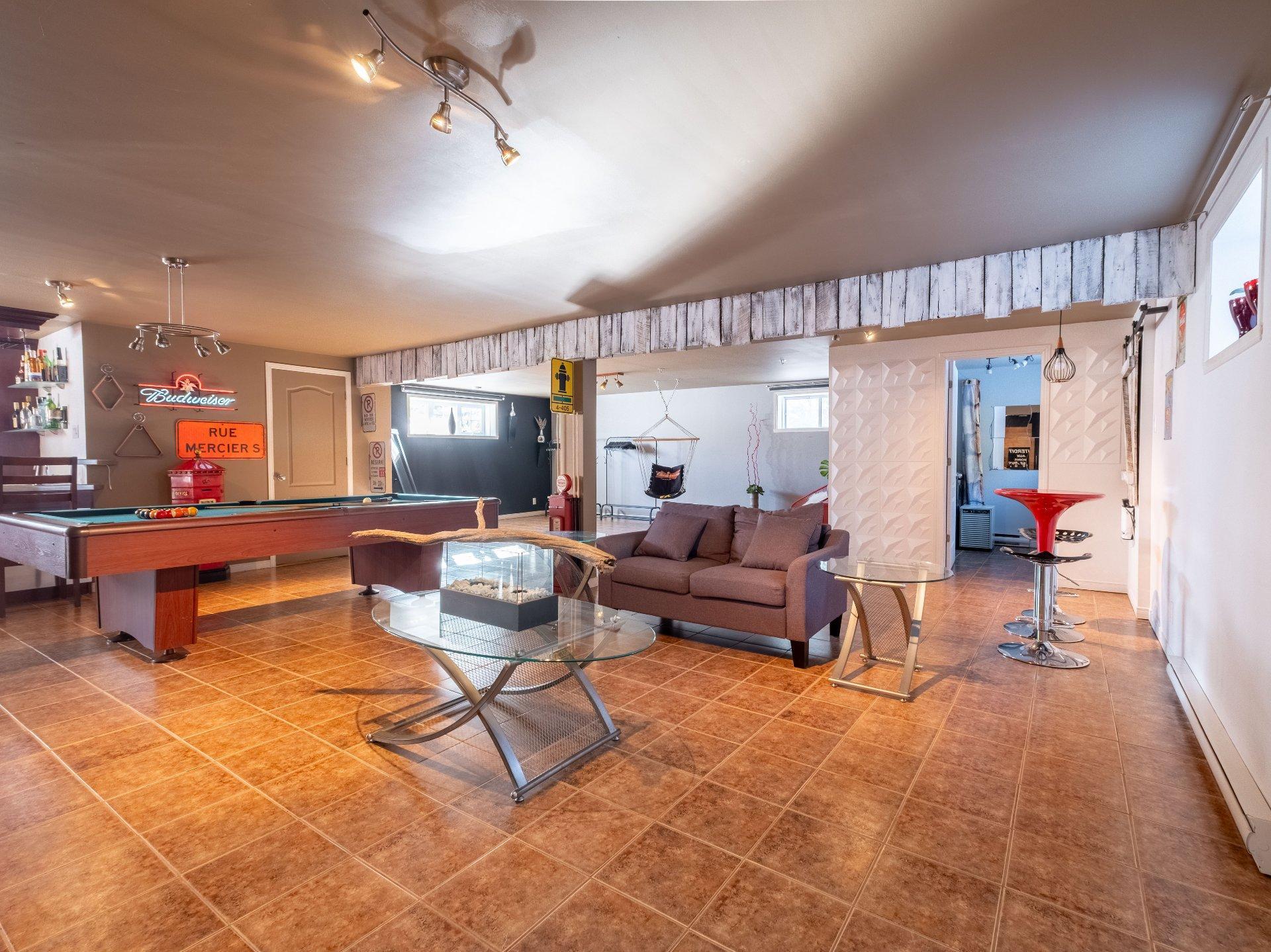 









633


Rue du Mimosa

,
Saint-Amable,




QC
J0L1N0

