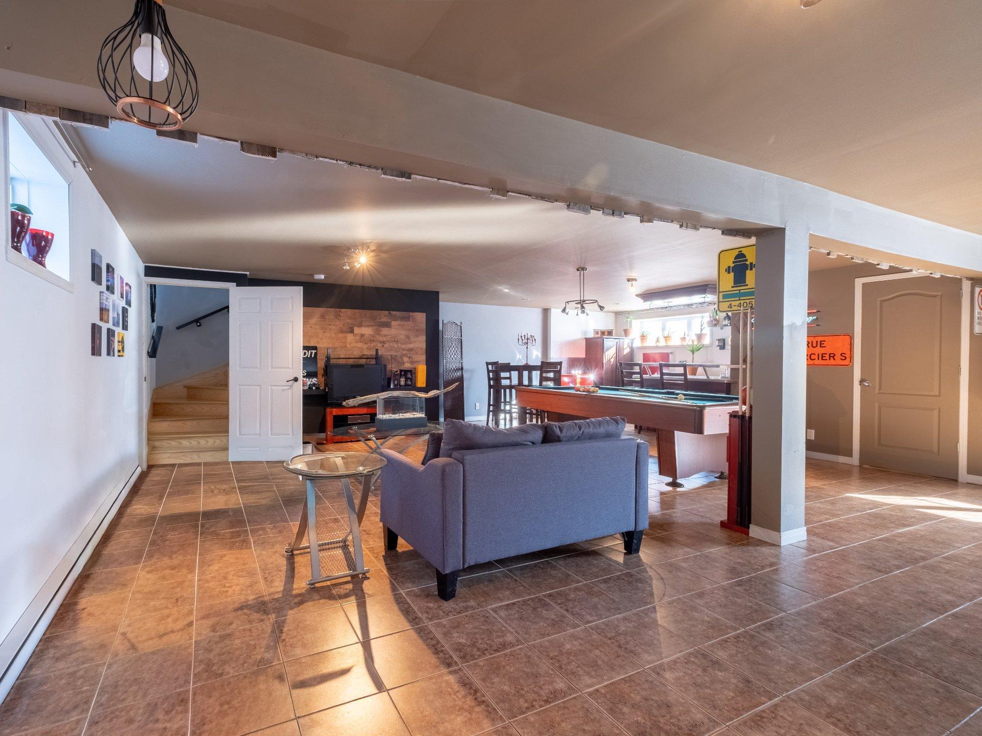 









633


Rue du Mimosa

,
Saint-Amable,




QC
J0L1N0

