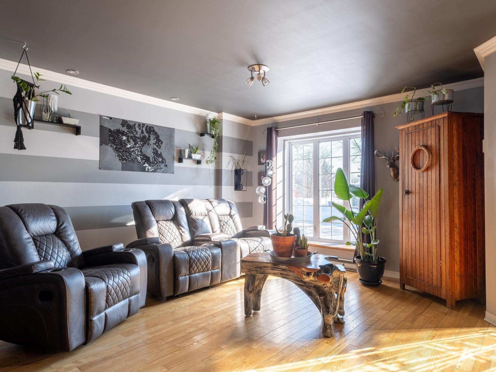 









633


Rue du Mimosa

,
Saint-Amable,




QC
J0L1N0

