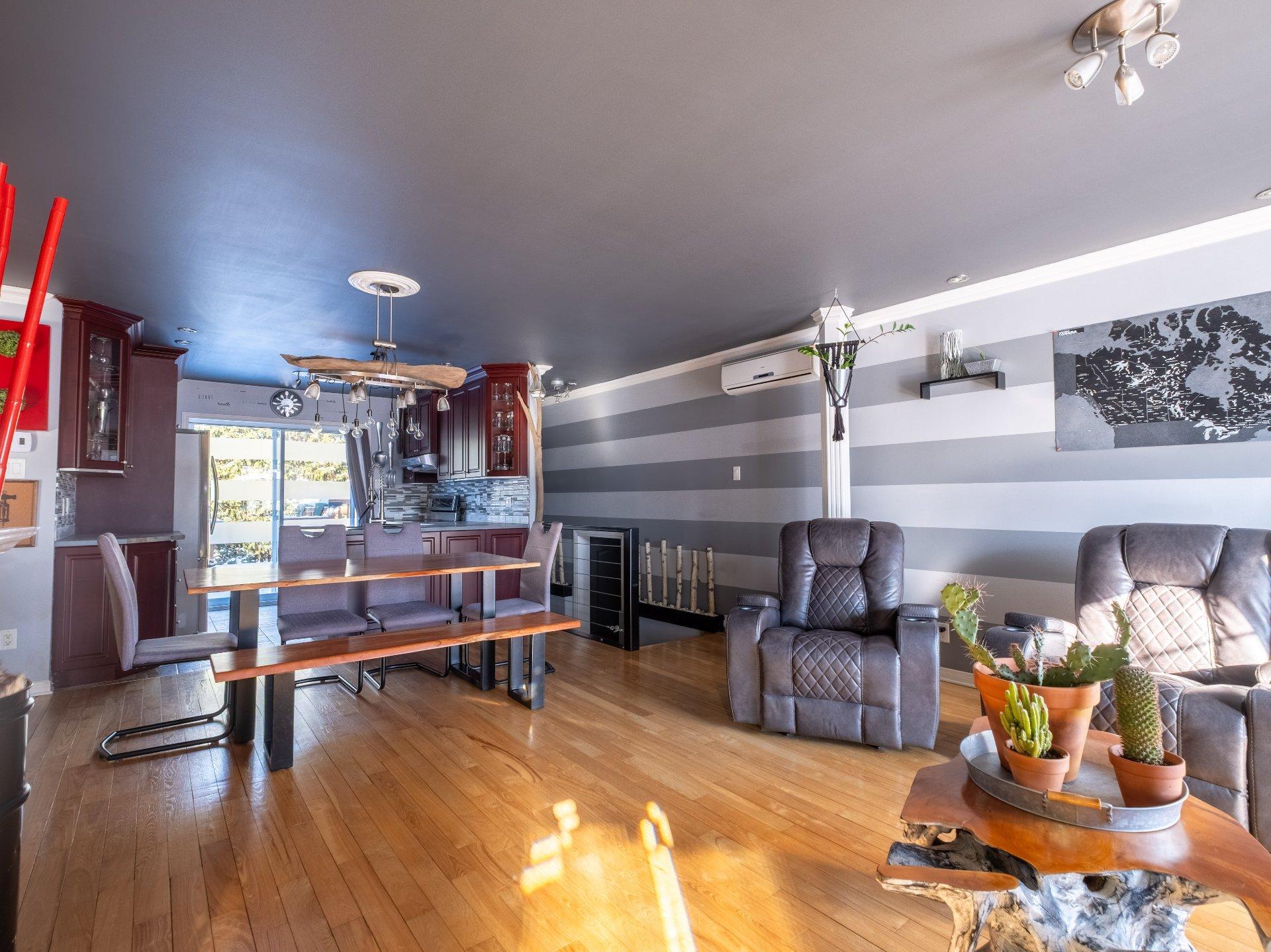 









633


Rue du Mimosa

,
Saint-Amable,




QC
J0L1N0

