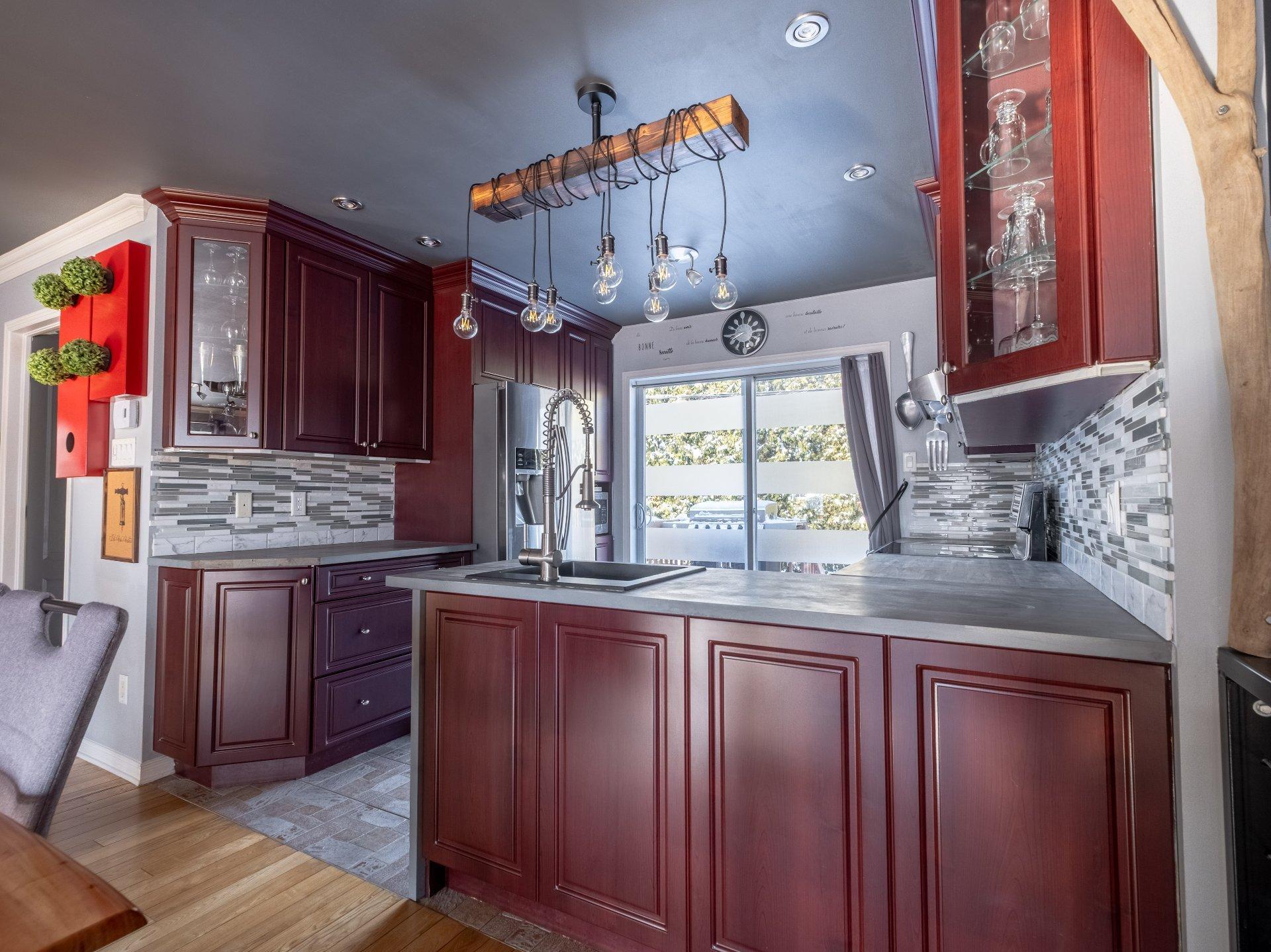 









633


Rue du Mimosa

,
Saint-Amable,




QC
J0L1N0

